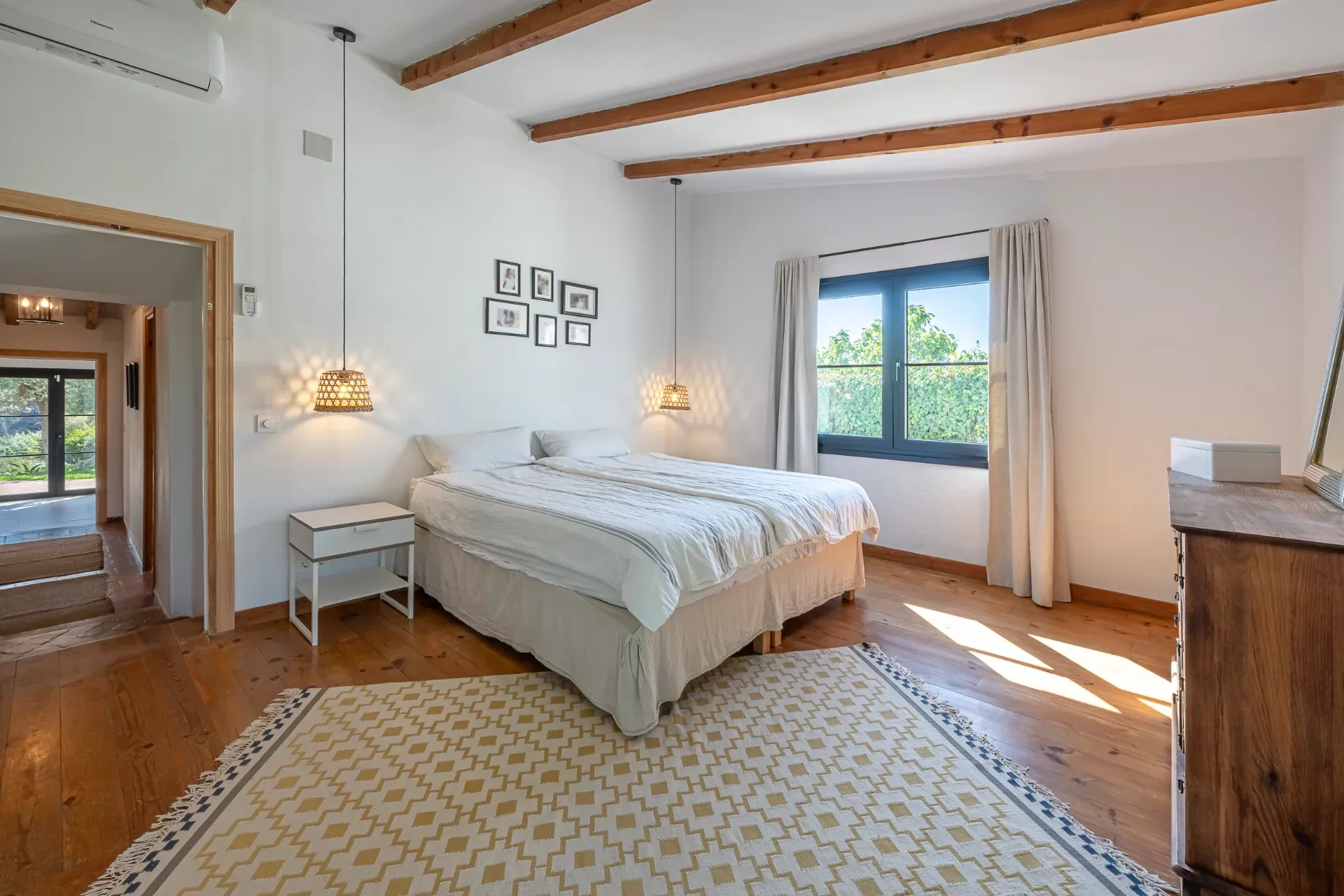 Renovated Country Villa with Lake and Mountain Views in Guadalmina Alta — photo 14