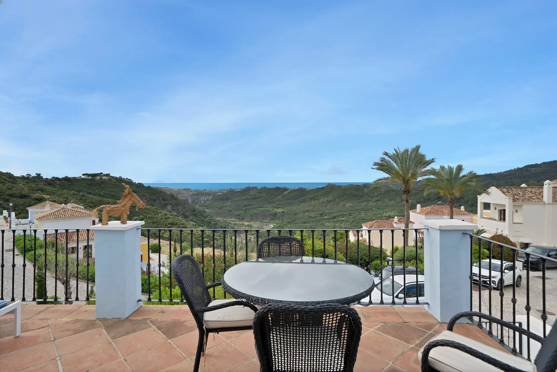 Charming Townhouse with Panoramic Sea Views in Exclusive Monte Mayor, Benahavís — photo 3