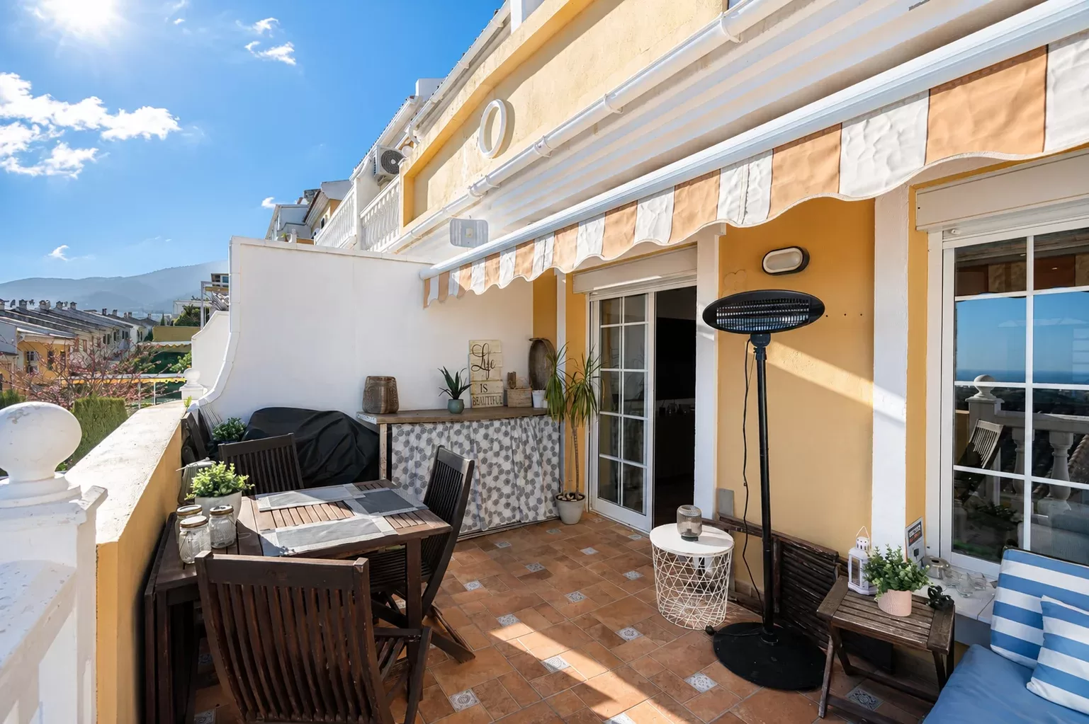 Townhouse with open views of the Mediterranean, live in popular Santangelo — photo 2