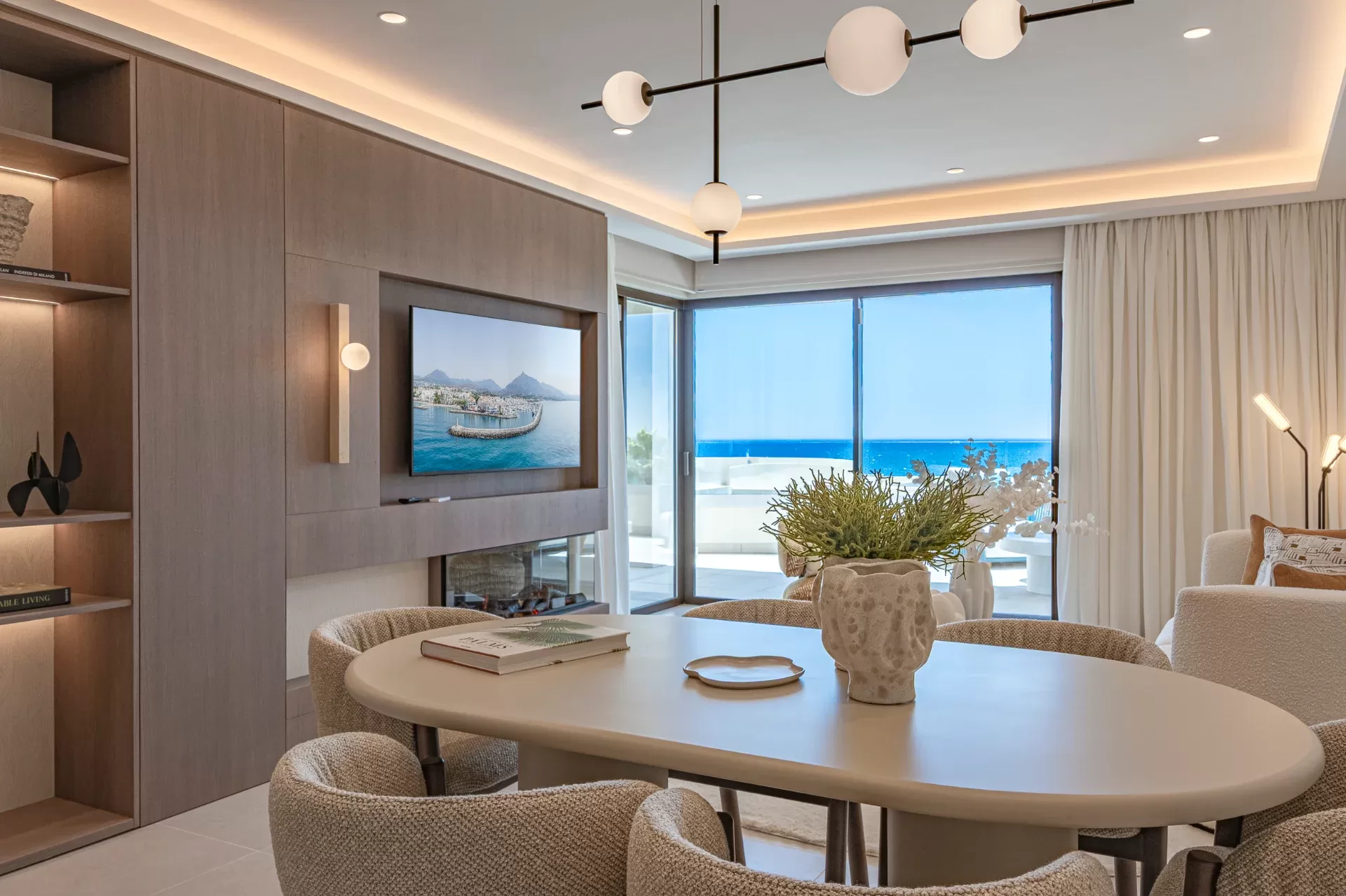 Fully Renovated Frontline Beach Apartment in Velaya, Estepona — photo 5