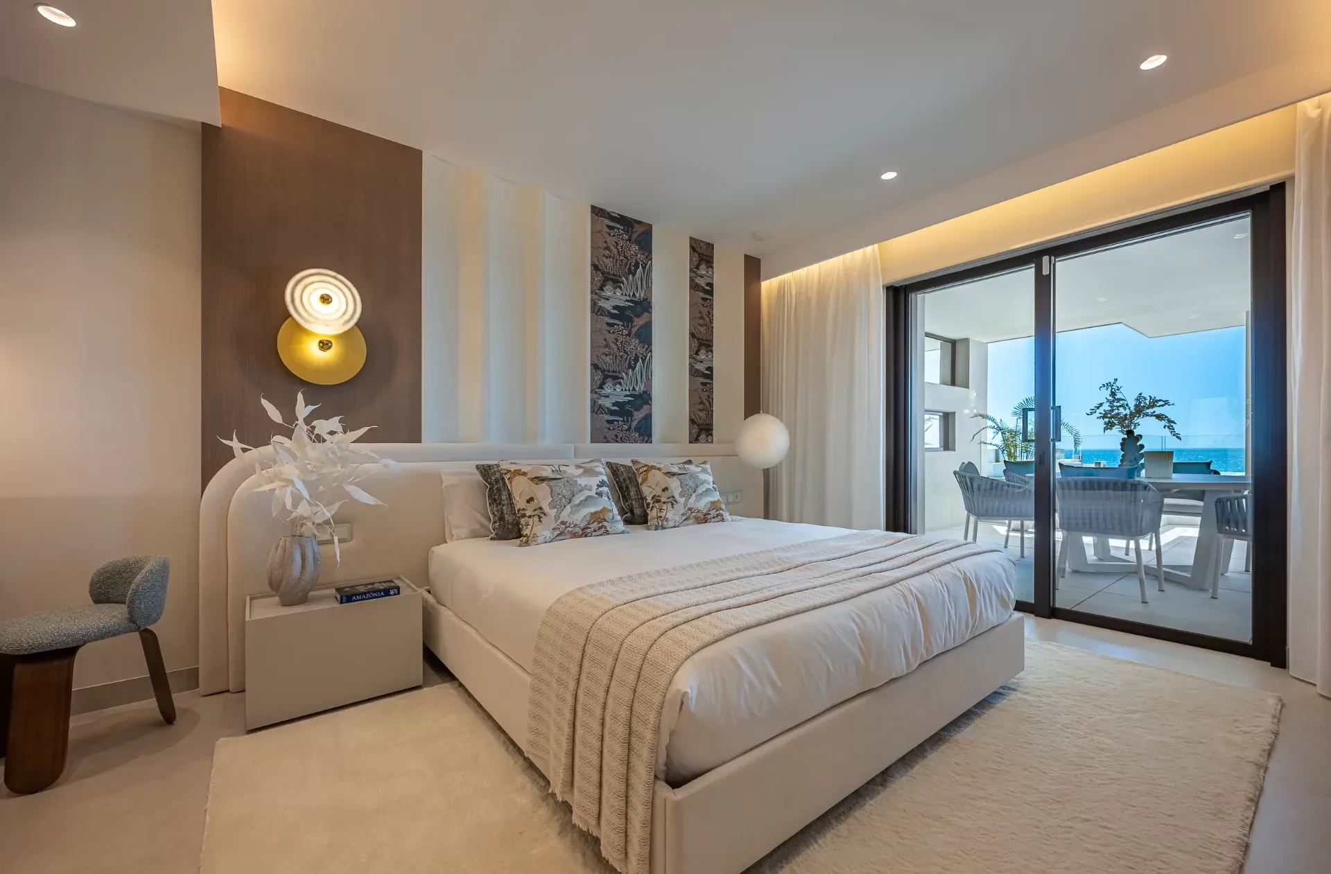 Fully Renovated Frontline Beach Apartment in Velaya, Estepona — photo 8