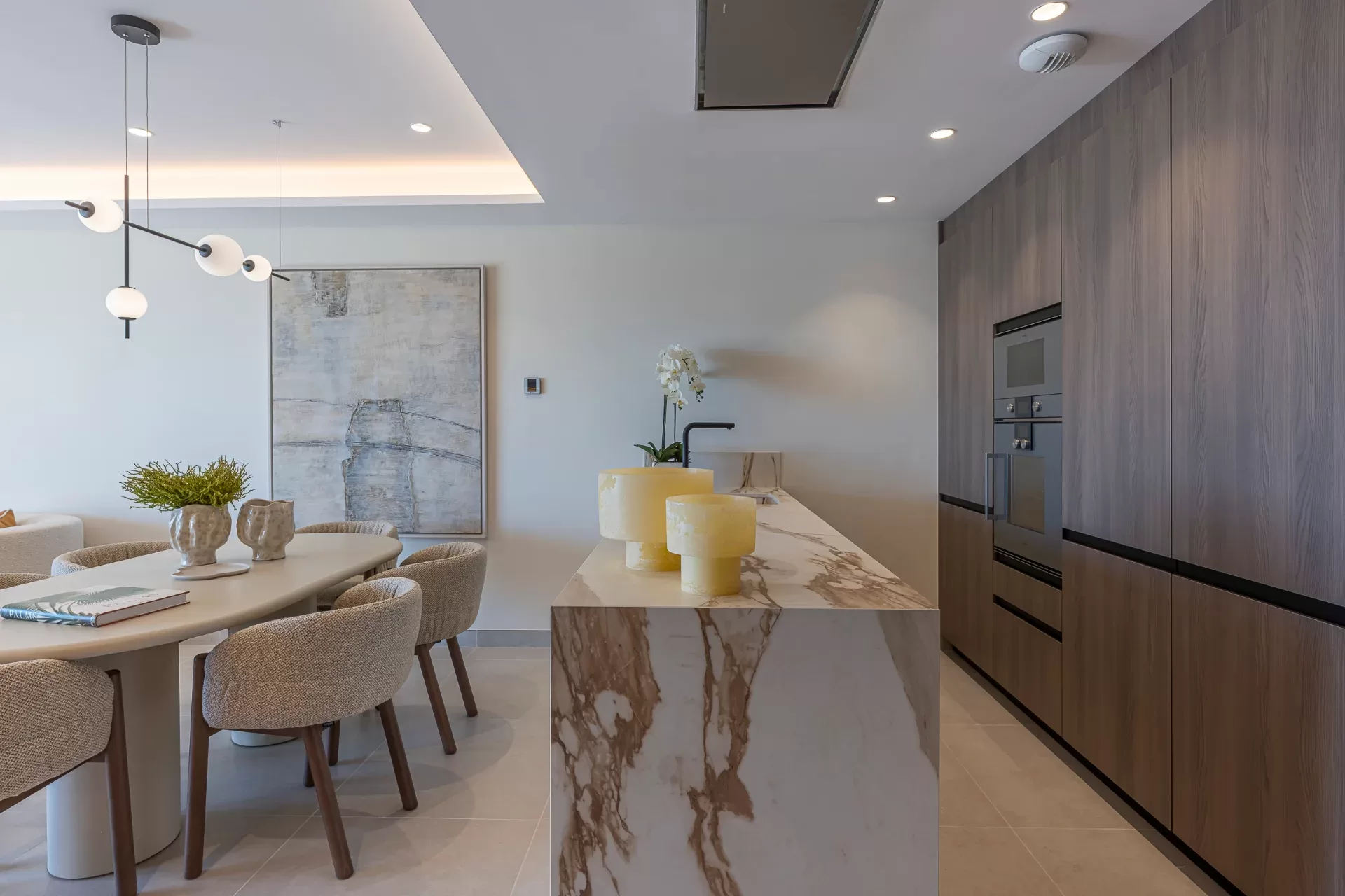 Fully Renovated Frontline Beach Apartment in Velaya, Estepona — photo 7