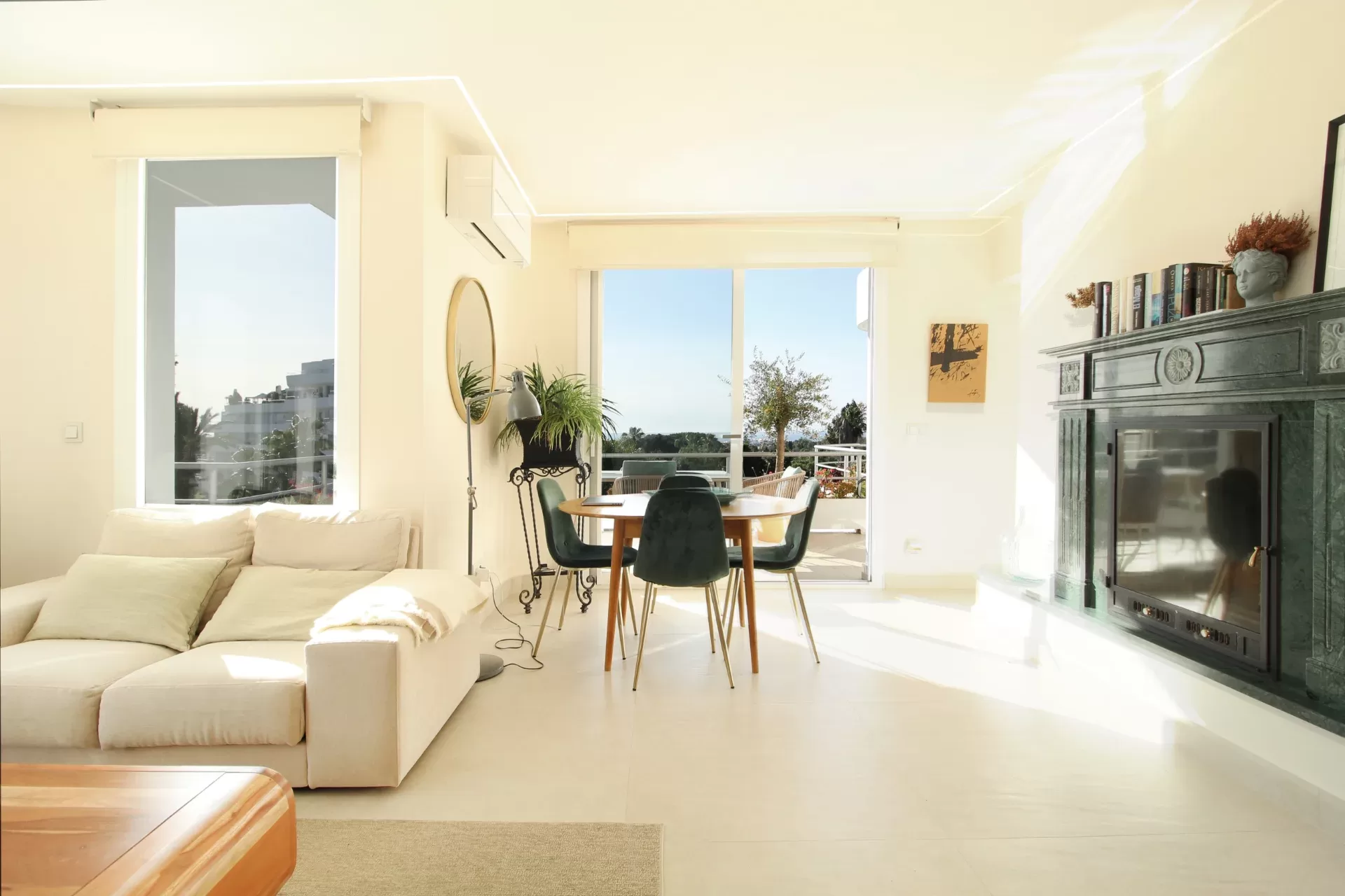Luxury Corner Apartment with Panoramic Views in Guadalmina Alta — photo 3