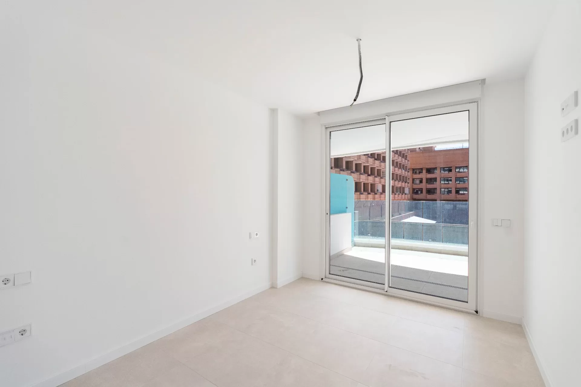 Exclusive city accommodation with a generous terrace near the beach — photo 10