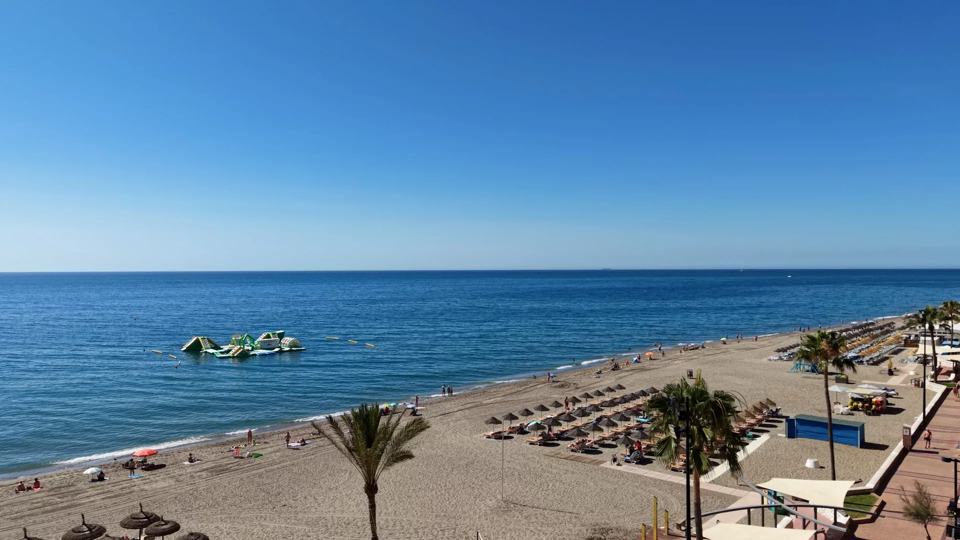 Live on the first line in the center of Fuengirola — photo 14