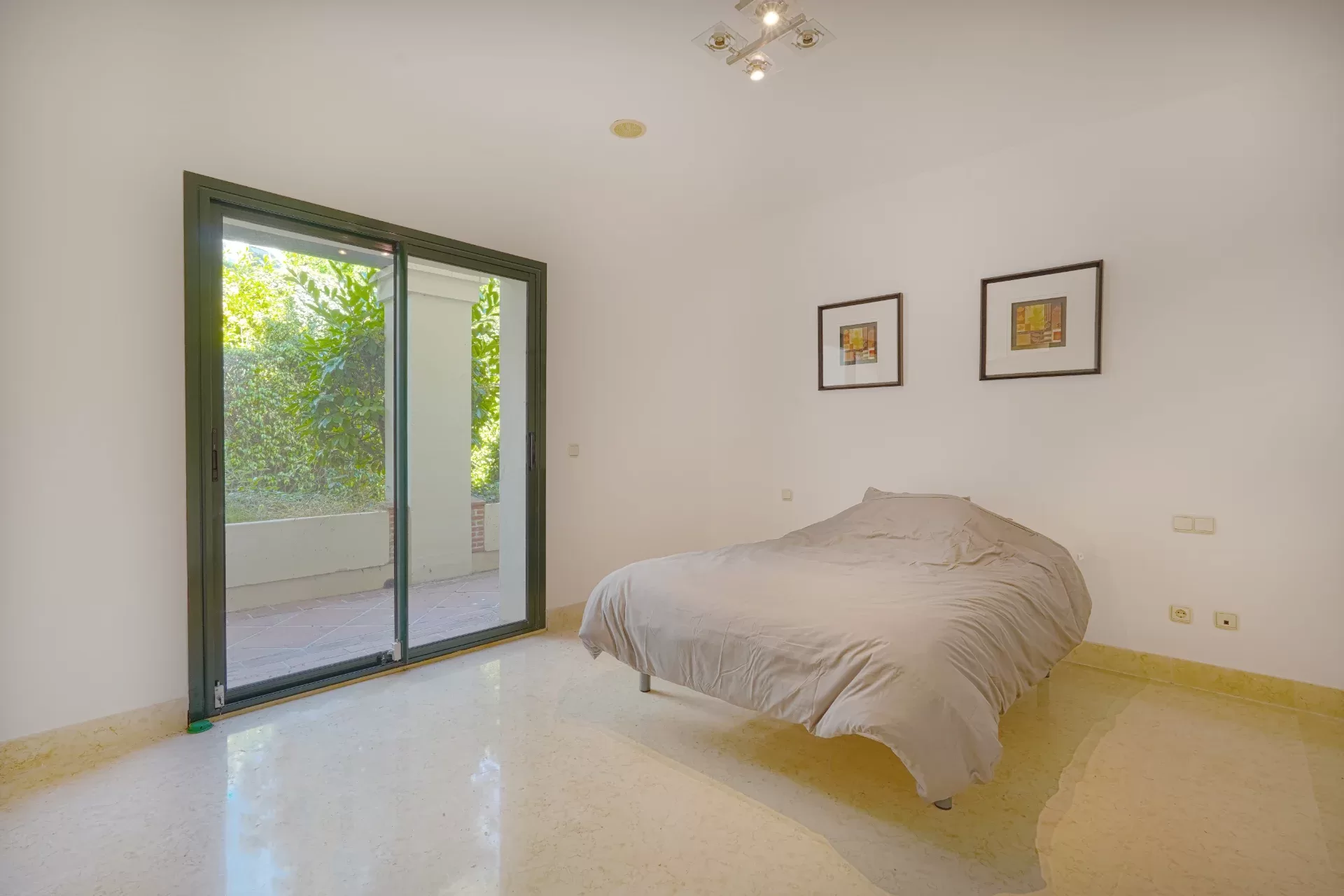 Spacious South-Facing Apartment with 65 m² Terrace in Capanes del Golf — photo 11