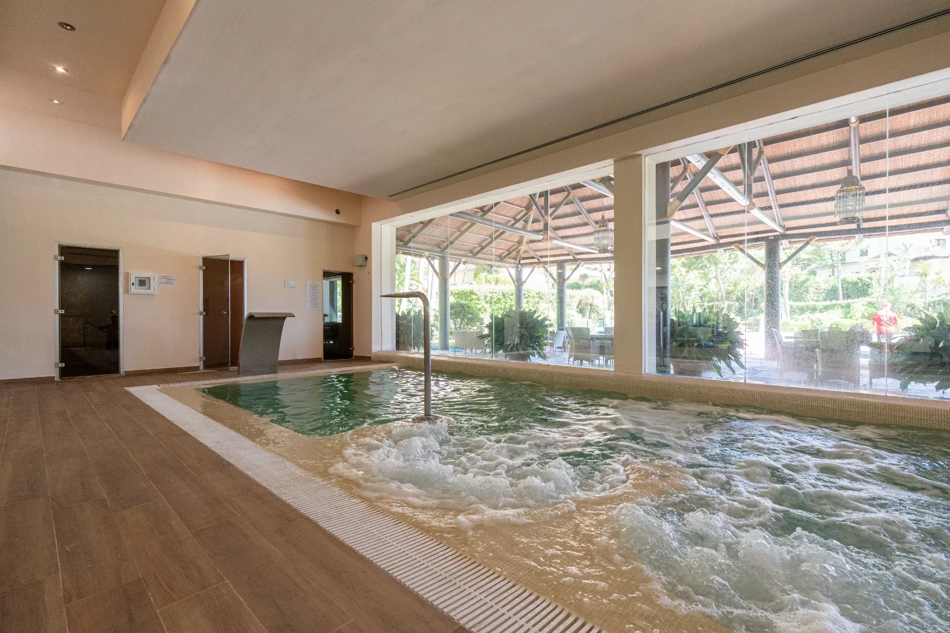 Spacious South-Facing Apartment with 65 m² Terrace in Capanes del Golf — photo 17