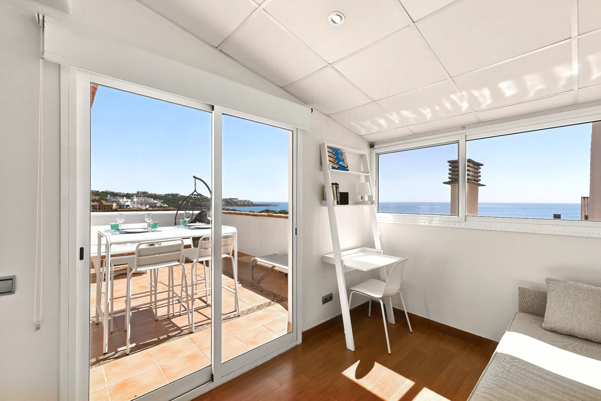 Beachfront apartment Bahia de Estepona — photo 9