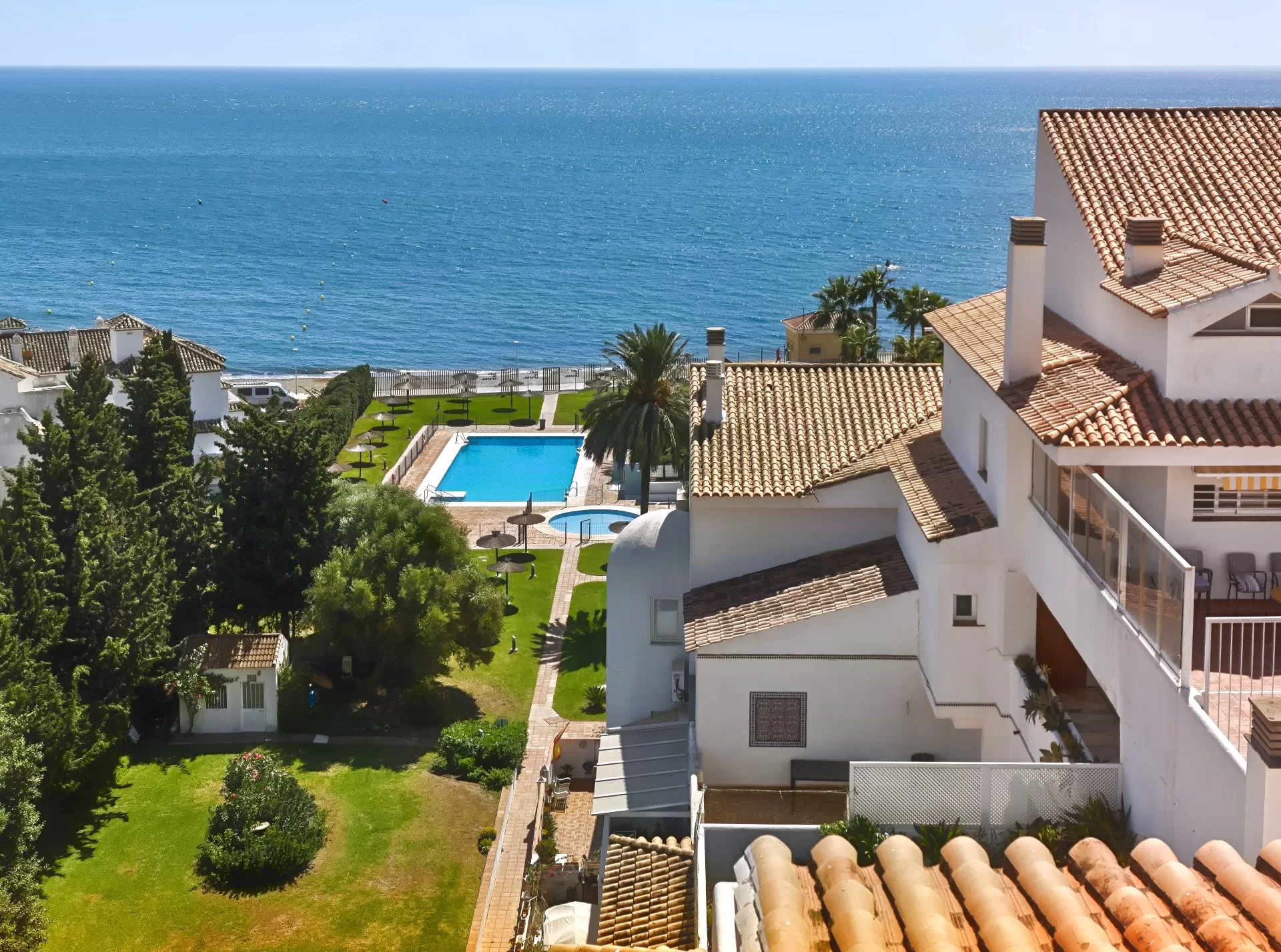 Beachfront apartment Bahia de Estepona — photo 16