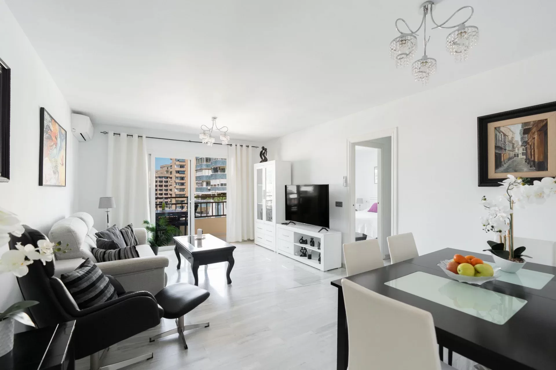 Central location with sea views – a few minutes from the beach in Las Rampas, Fuengirola — photo 3
