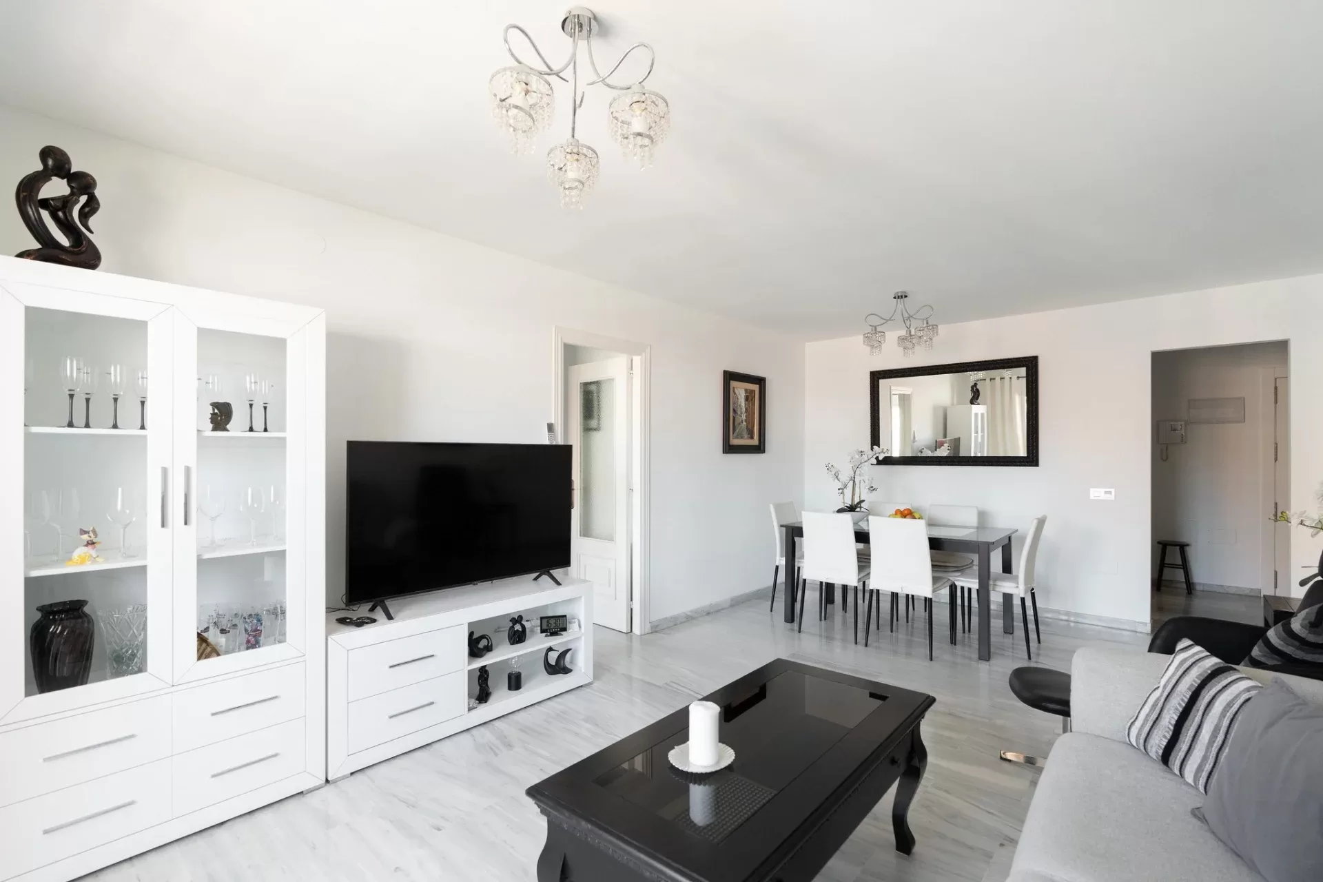 Central location with sea views – a few minutes from the beach in Las Rampas, Fuengirola — photo 14