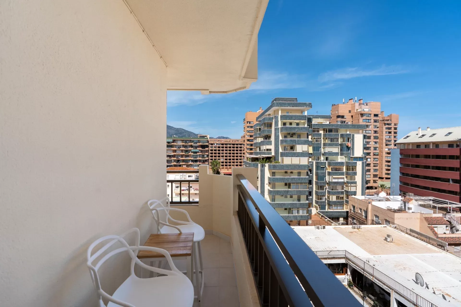 Central location with sea views – a few minutes from the beach in Las Rampas, Fuengirola — photo 2