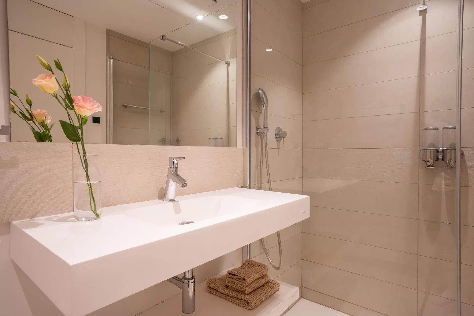 Dream home at Higueron West – Modern apartment with a townhouse feel and a fantastic garden — photo 17