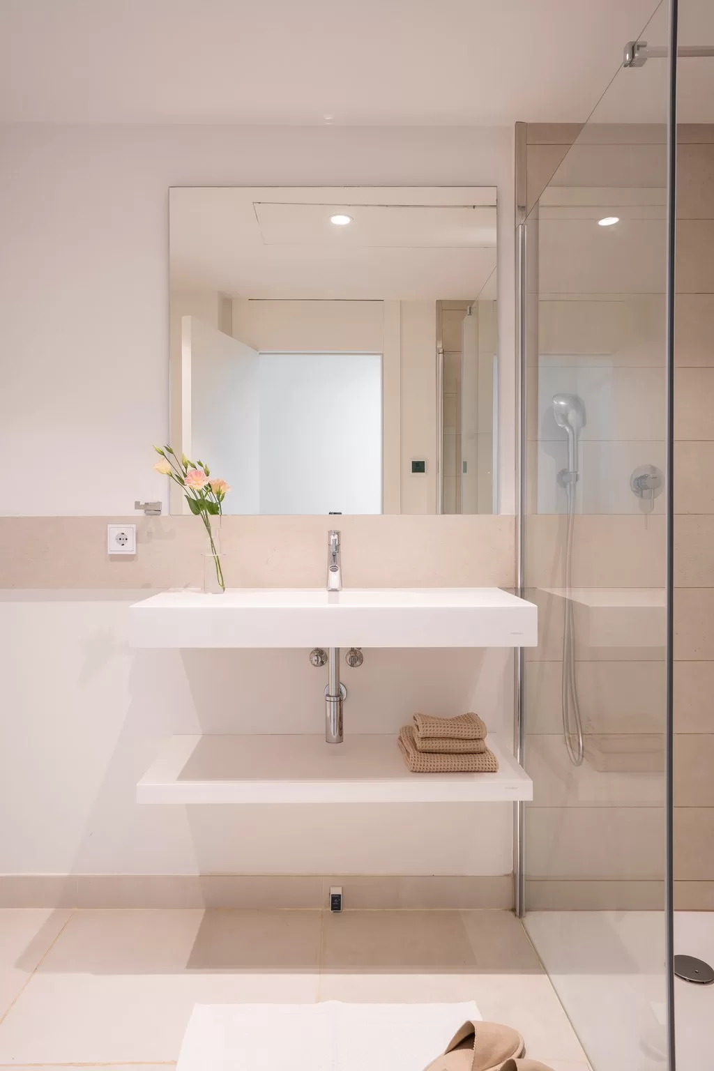 Dream home at Higueron West – Modern apartment with a townhouse feel and a fantastic garden — photo 16