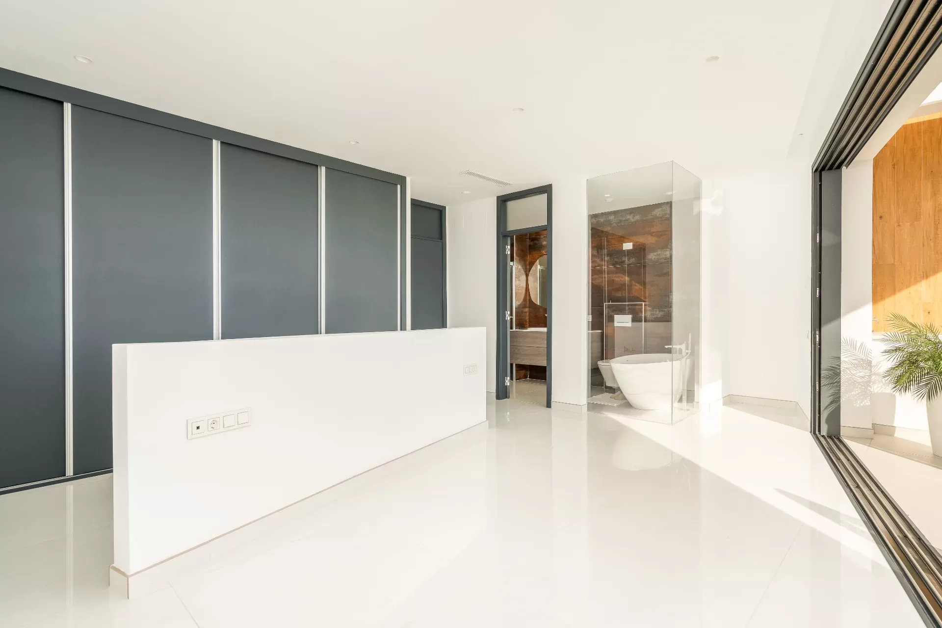 New construction with modern design and panoramic view — photo 4