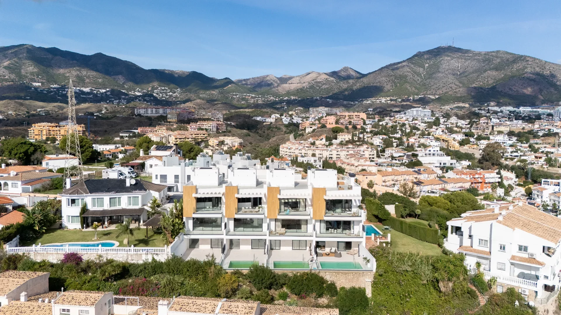 New construction with modern design and panoramic view — photo 15