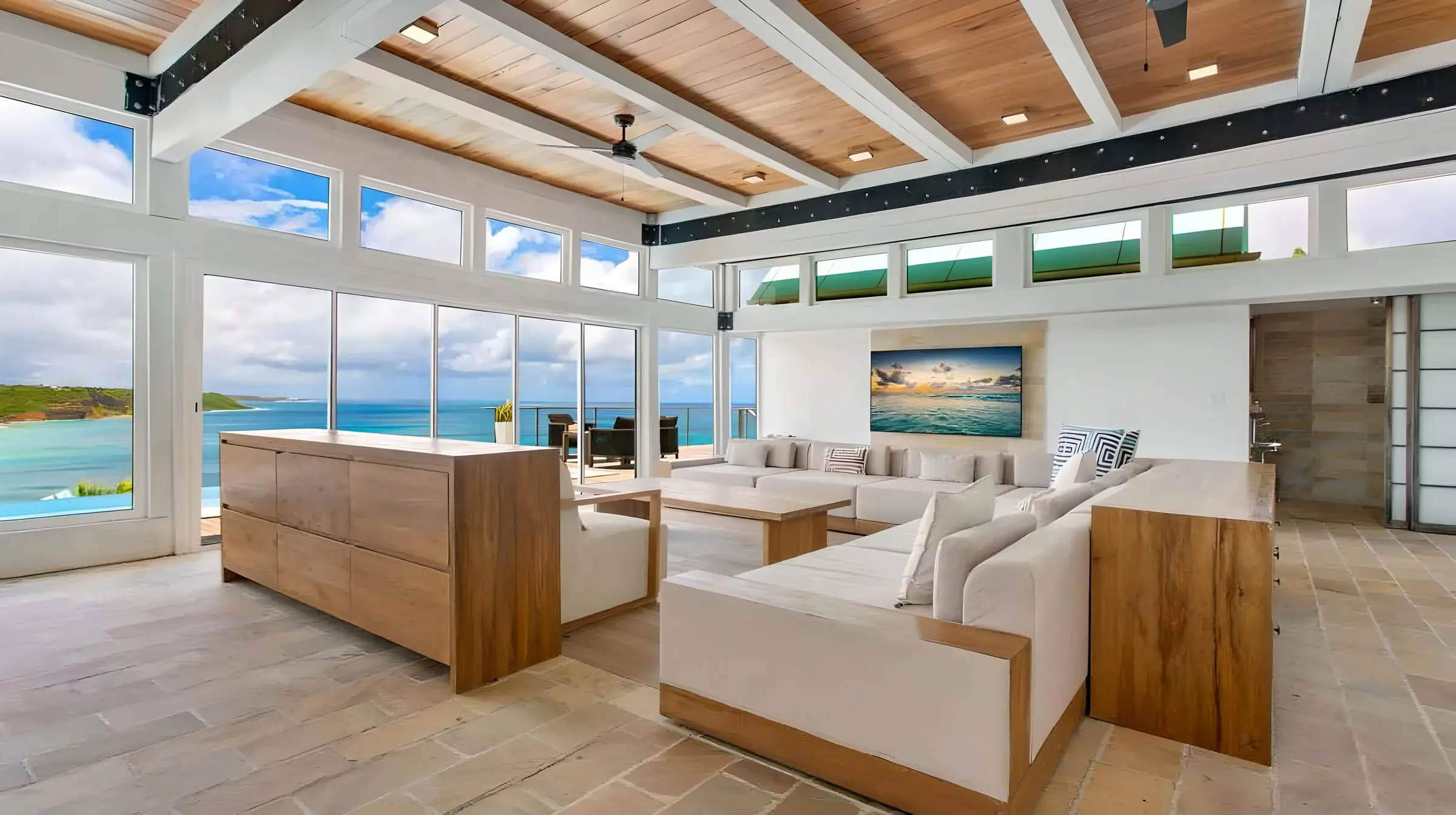 Bright and shiny villa on the coast