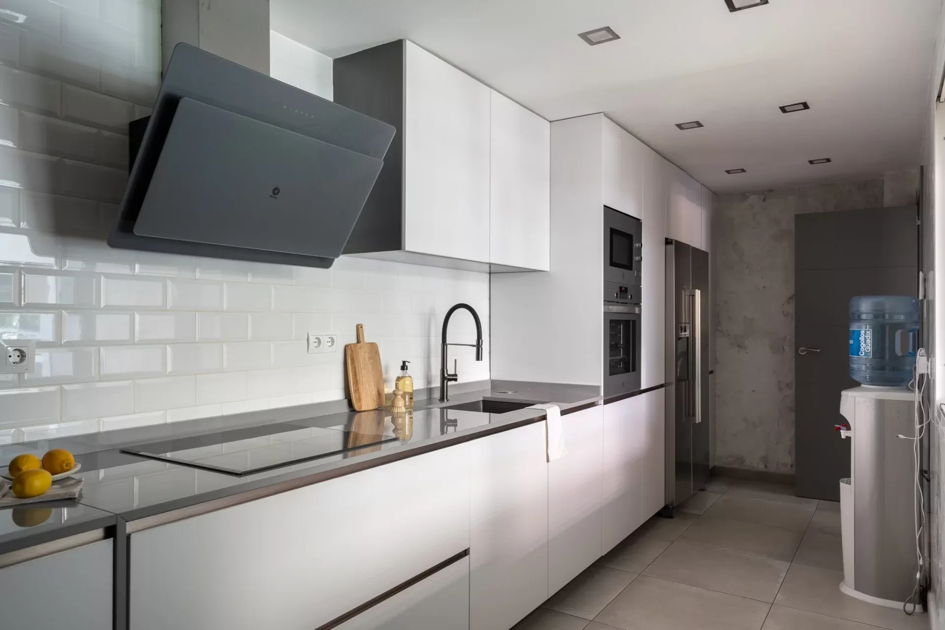 A renovated townhouse near Carvajal beach – with jacuzzi, garage and communal pool — photo 9
