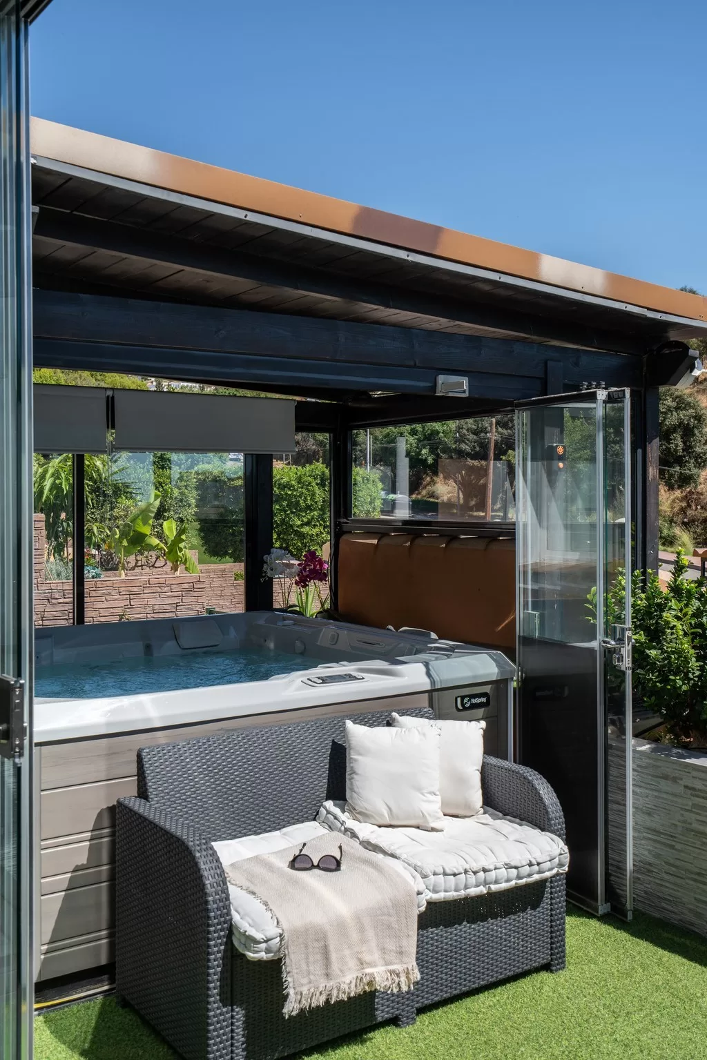 A renovated townhouse near Carvajal beach – with jacuzzi, garage and communal pool — photo 11