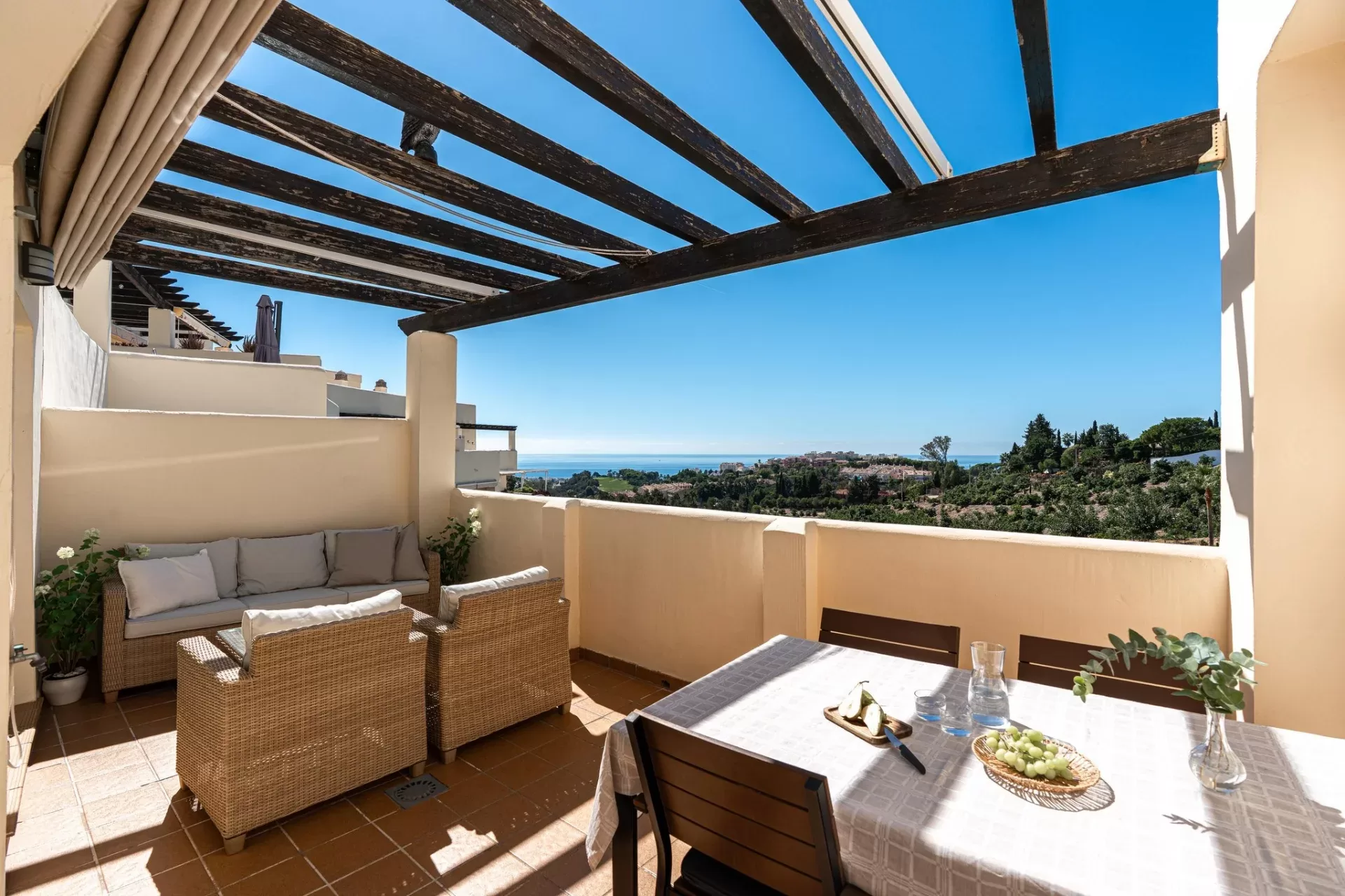 Elevated and peaceful living with panoramic views over the Benalmádena Coast