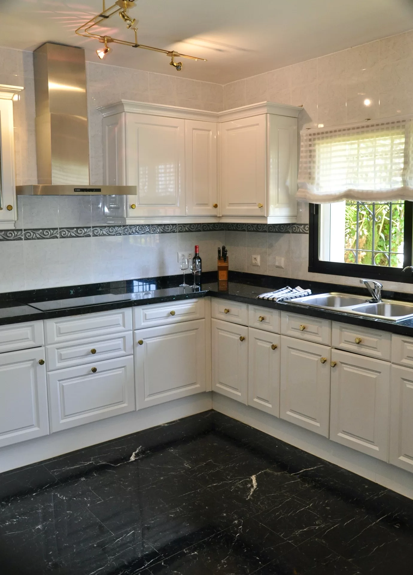 Villa del Carmen — Andalusian Charm with Guest Apartment, La Campana Marbella" — photo 6