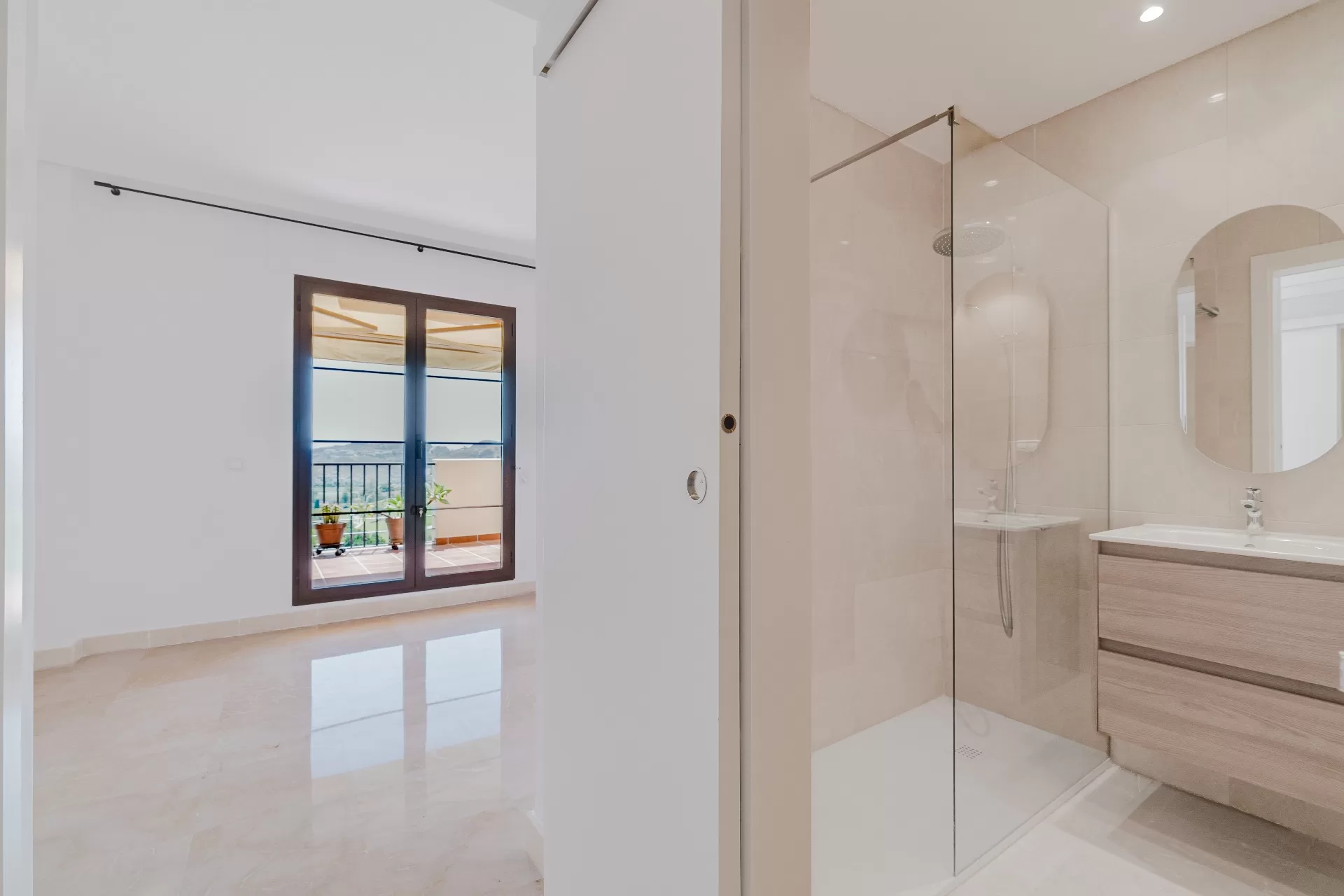 Fully renovated apartment with breathtaking views — La Finca, Los Arqueros Golf & Country Club. views views views! — photo 9