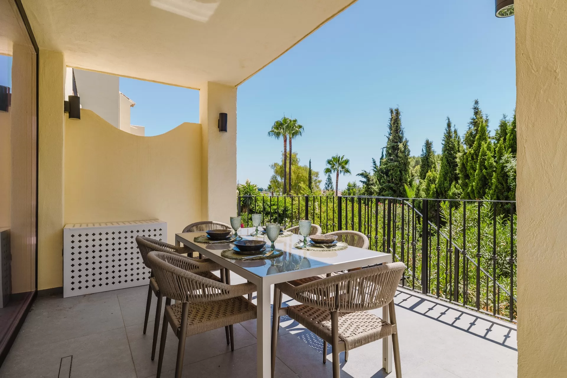 Move-in ready townhouse in Nordic style — Los Pinos, Aloha Golf — photo 13