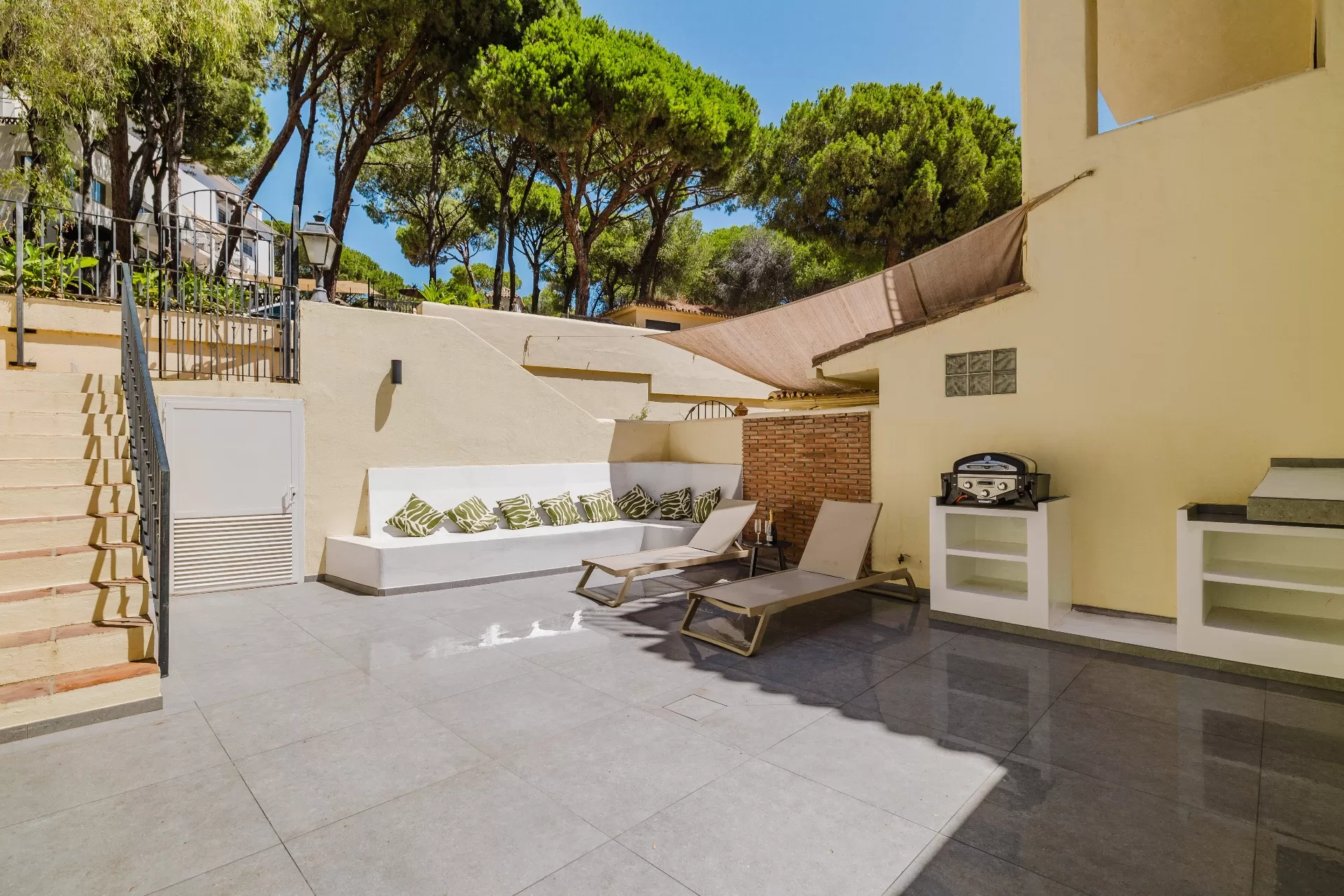 Move-in ready townhouse in Nordic style — Los Pinos, Aloha Golf — photo 11