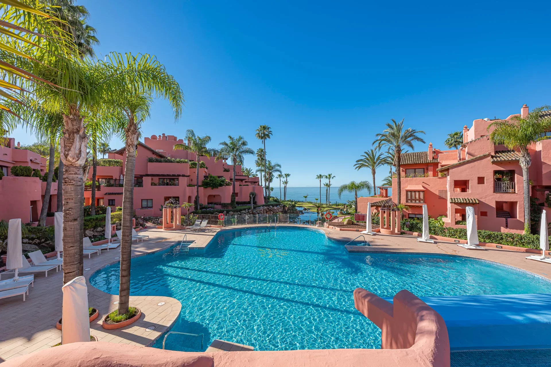 Fully Renovated Ground-Floor Beachfront Apartment in Cabo Bermejo