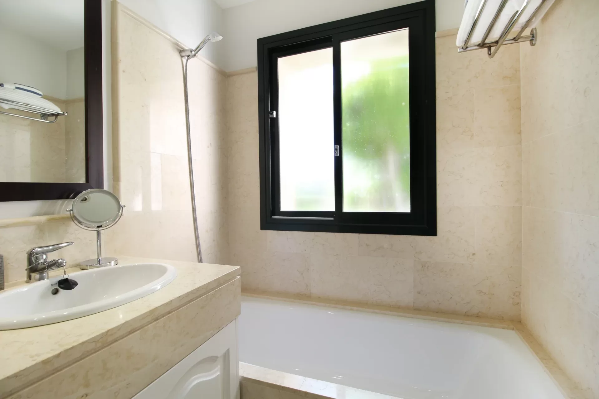 Expansive Ground-Floor Apartment with 110 m² of Additional Space in Capanes del Golf — photo 15