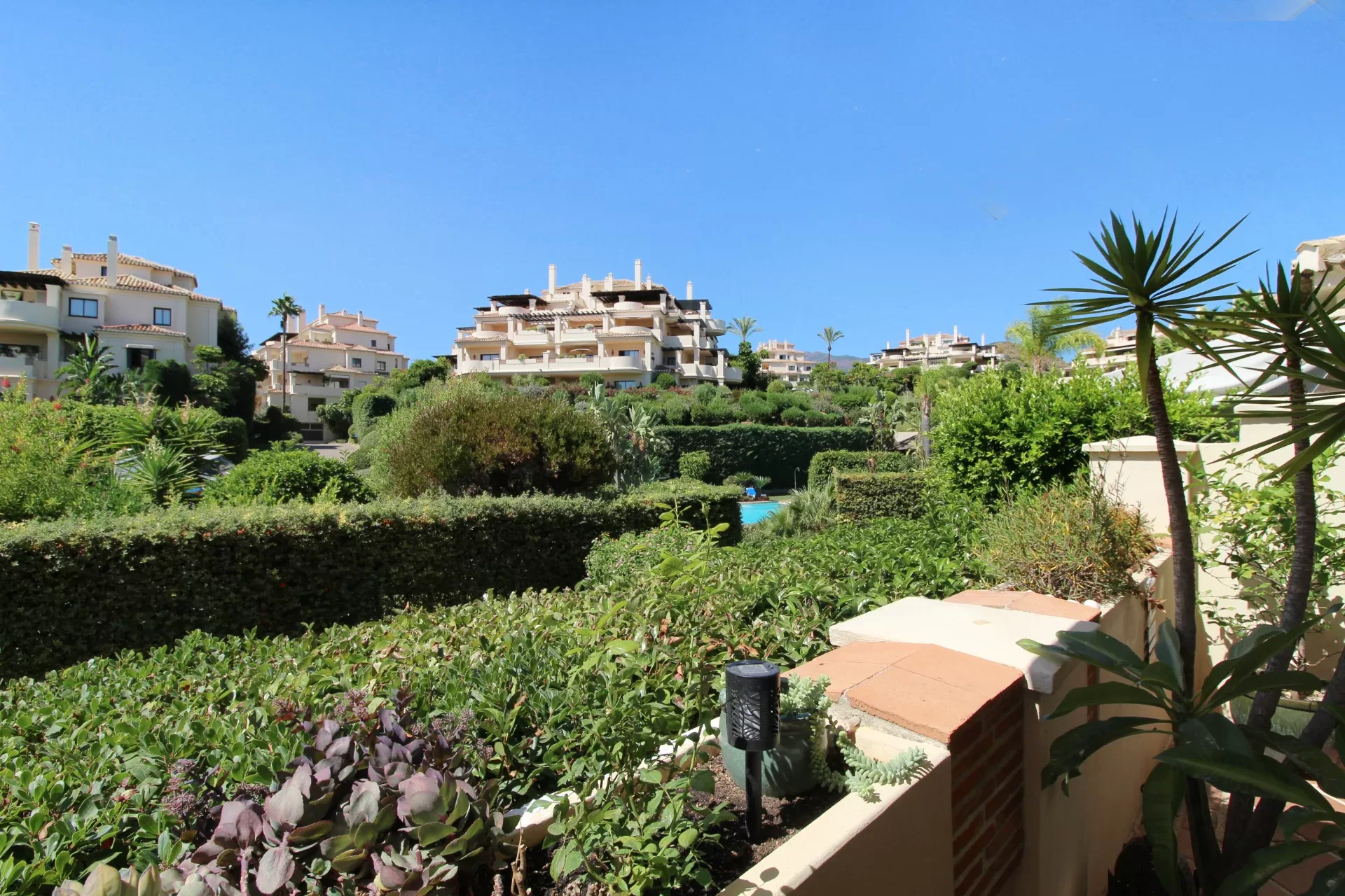 Expansive Ground-Floor Apartment with 110 m² of Additional Space in Capanes del Golf — photo 3