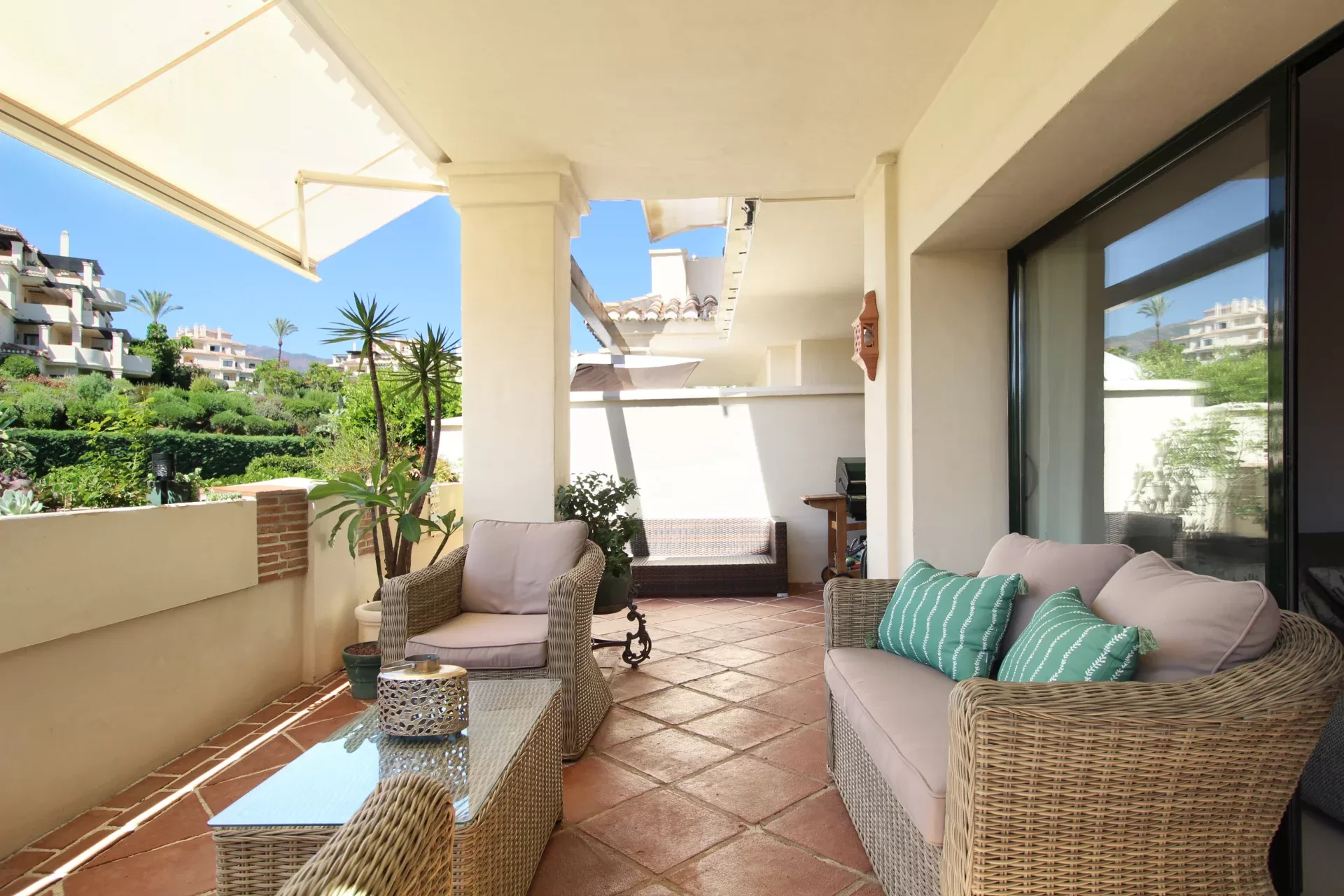 Expansive Ground-Floor Apartment with 110 m² of Additional Space in Capanes del Golf — photo 4