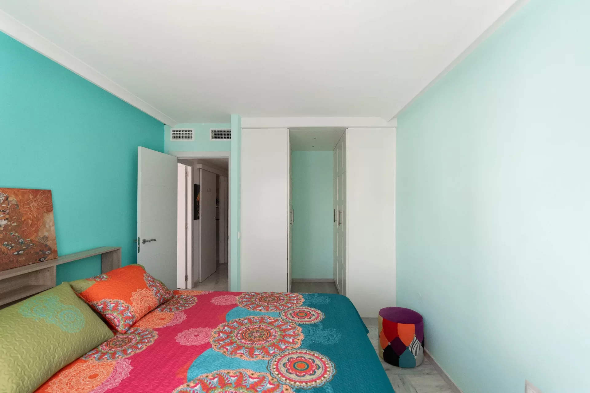 Unique opportunity in a popular neighborhood, 2 bedrooms and cozy terrace — photo 14