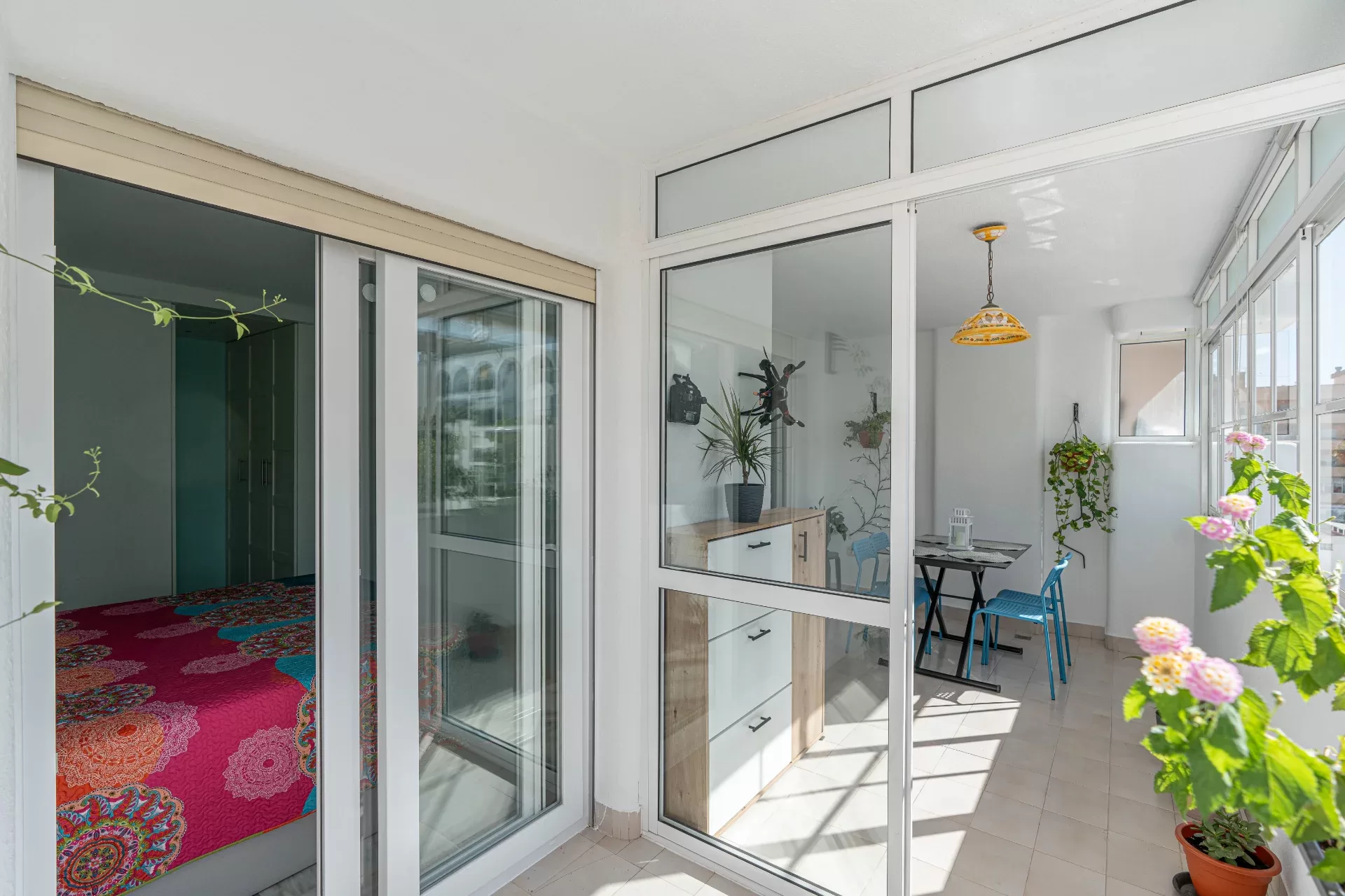 Unique opportunity in a popular neighborhood, 2 bedrooms and cozy terrace — photo 11