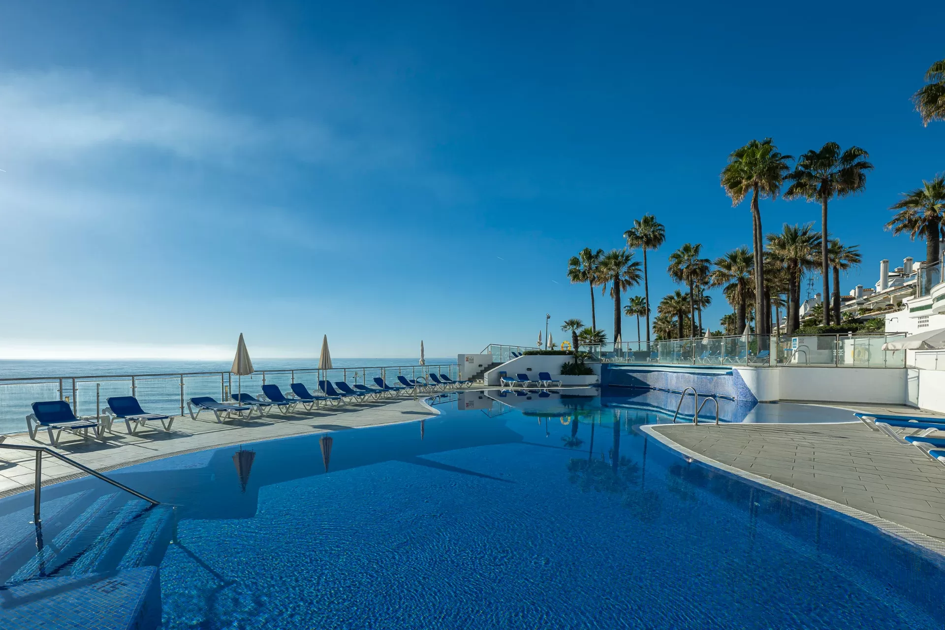 Fully Renovated Beachfront Penthouse with Private Rooftop Spa in Dominion Beach