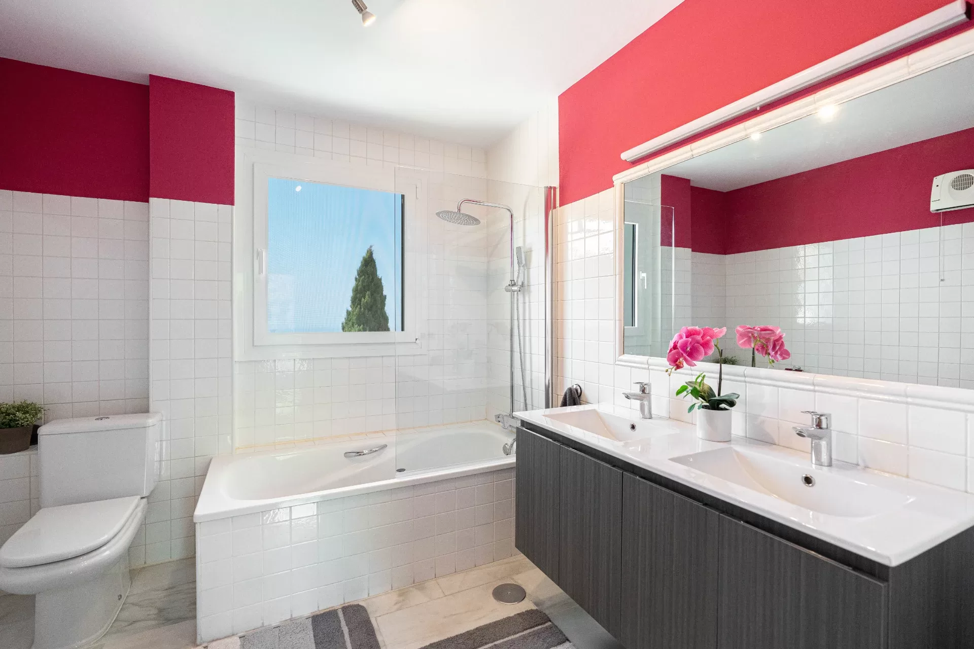 Generous townhouse with stunning views and private orchard in Buenavista — photo 9