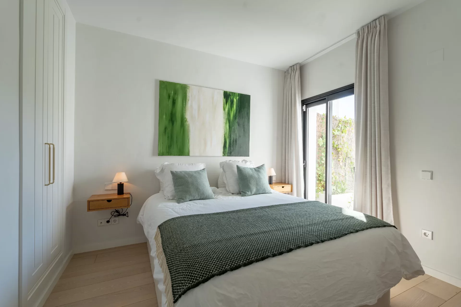 Renovated Home with Panoramic Istán Lake & Mountain Views, Minutes from Marbell — photo 12