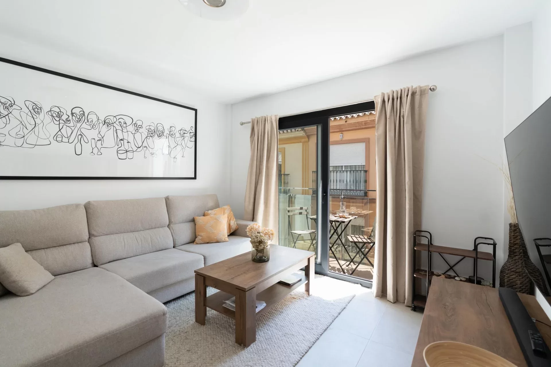 Charming city apartment with a perfect location in Fuengirola's old quarter — photo 2