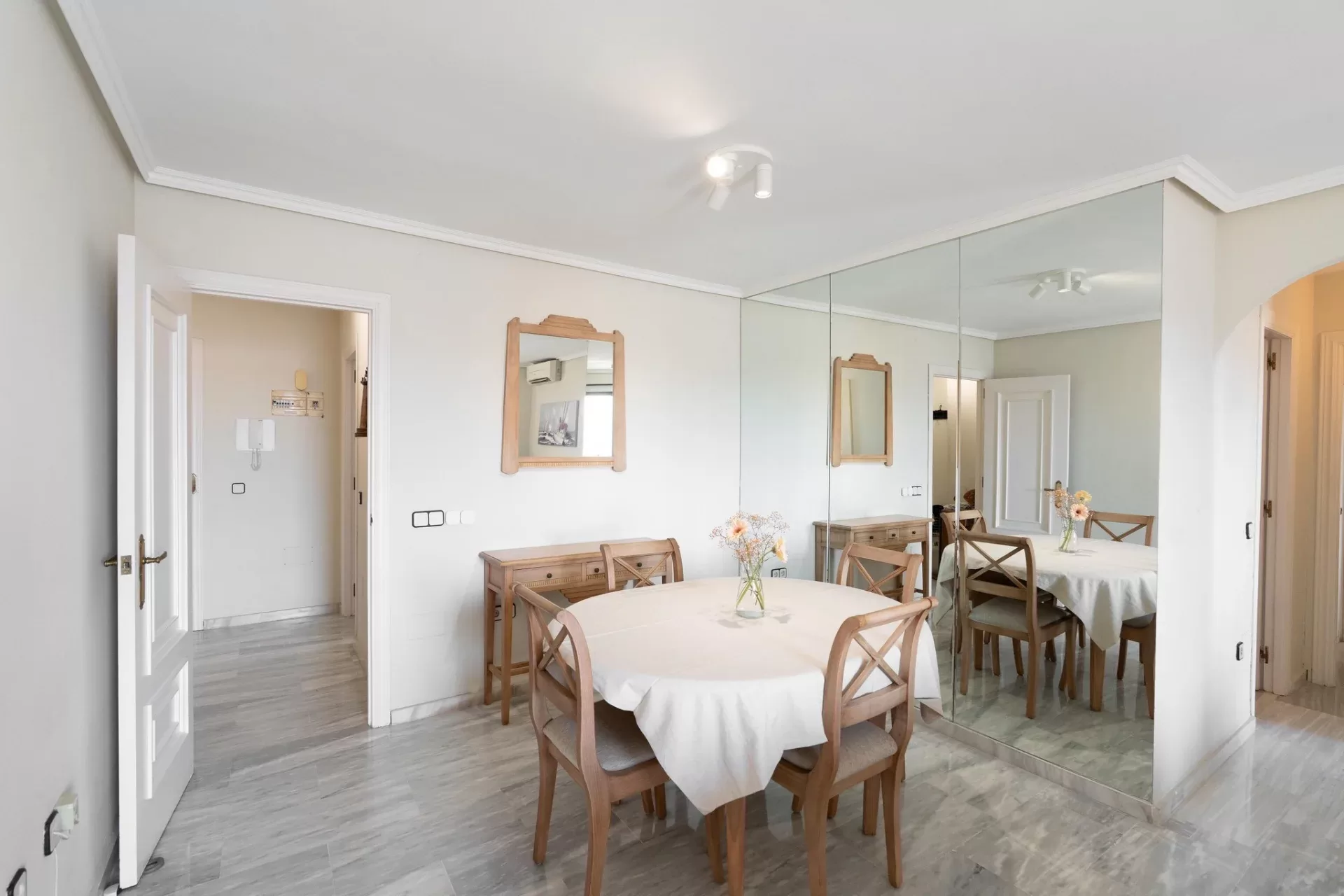 Spacious apartment with tourist license and sea views in Las Rampas — photo 6