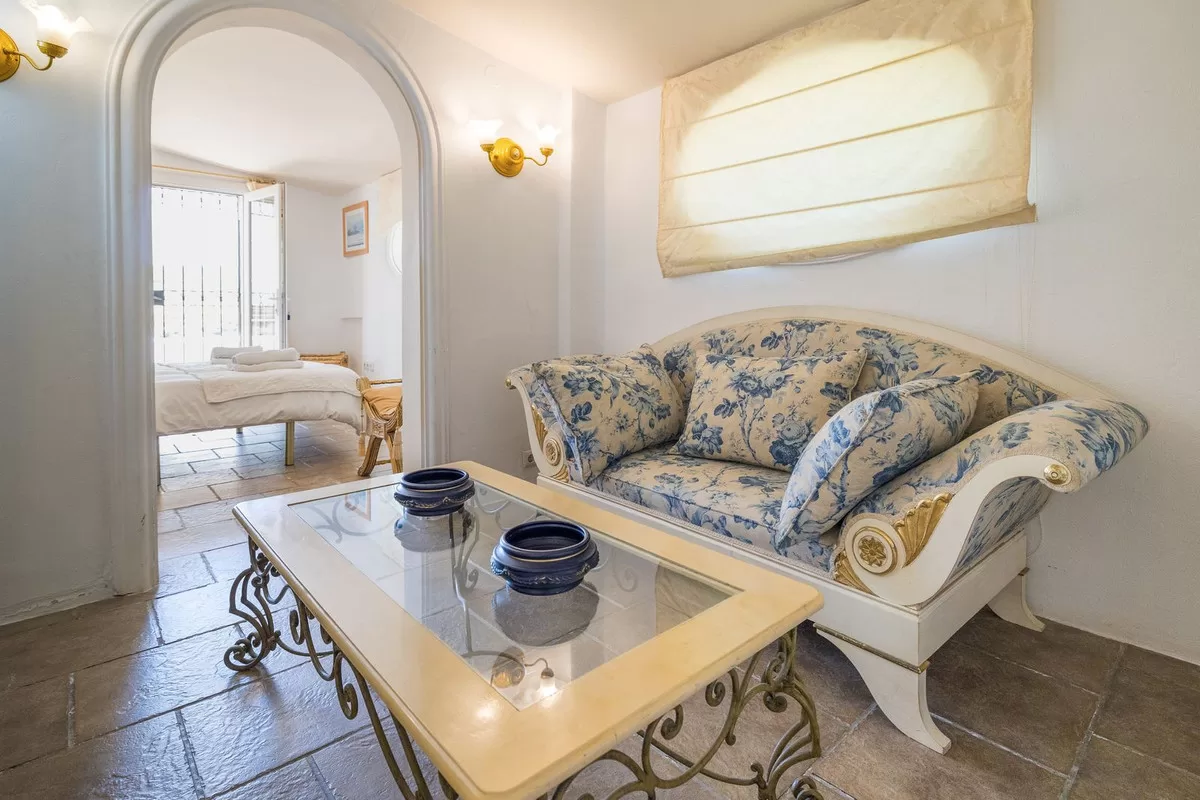 Discover this Charming Villa in Valle Romano, Estepona ** with tourist license ** — photo 17