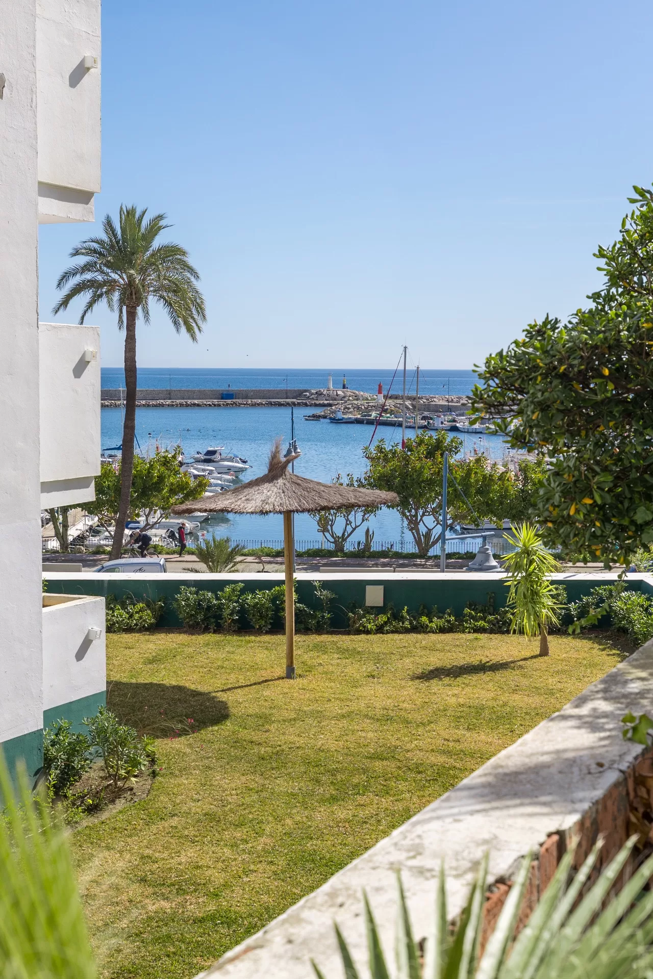 Duplex For Sale Estepona | Beachfront — Belgravia Complex Harbour — photo 18