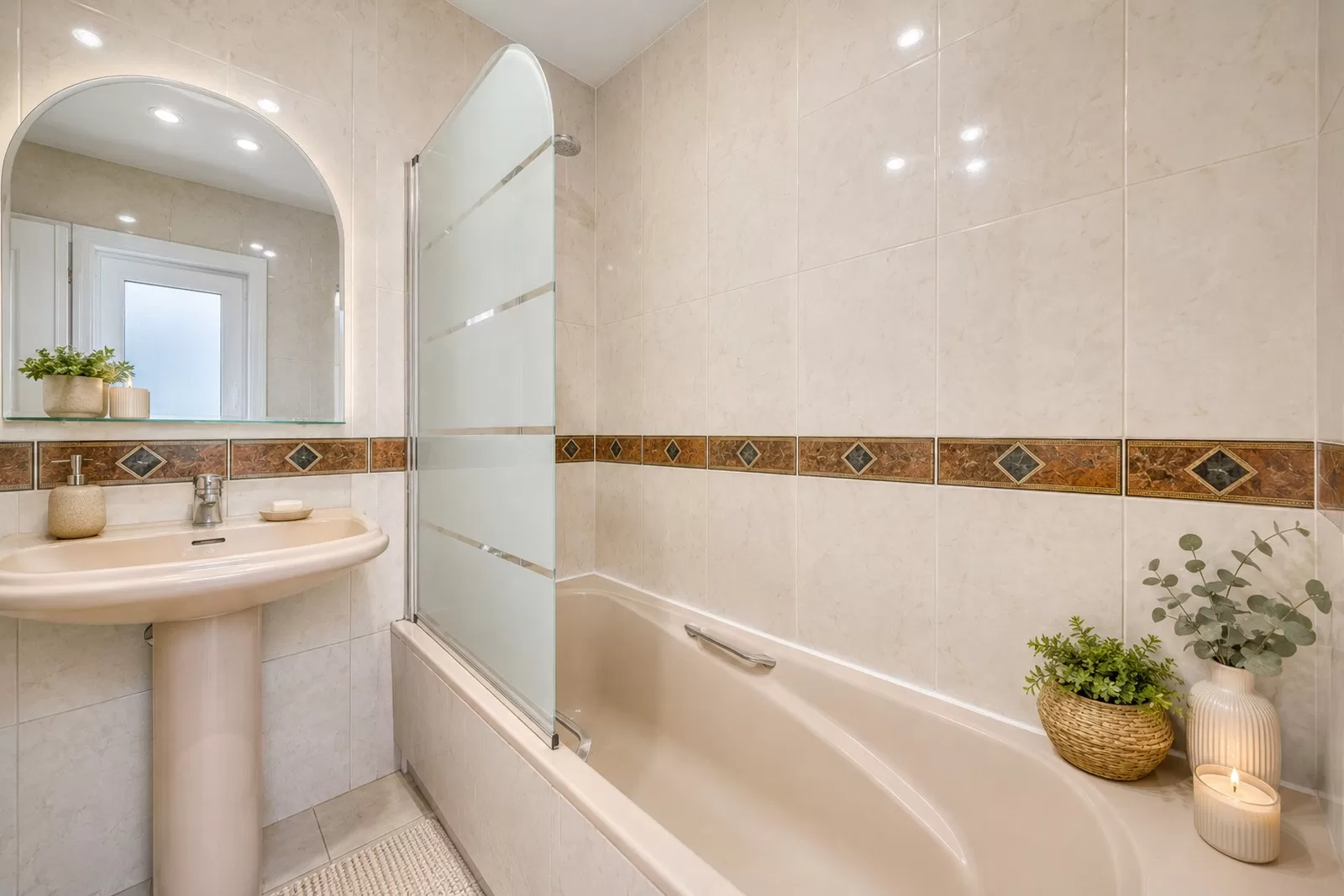 Stylish End-of-Terrace Townhouse with Private Garden | Bel Air, New Golden Mile — photo 4