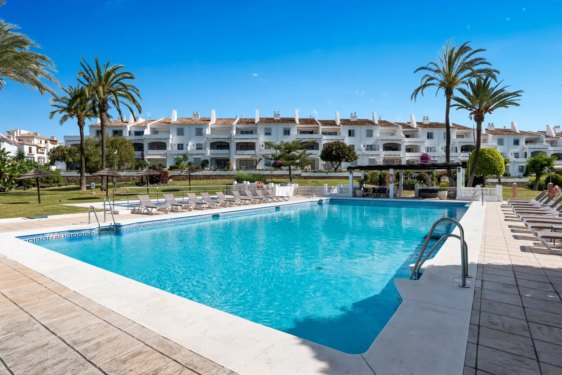 Refurbished 3-Bedroom Apartment with Sea Views, Walking Distance to Puerto Banús