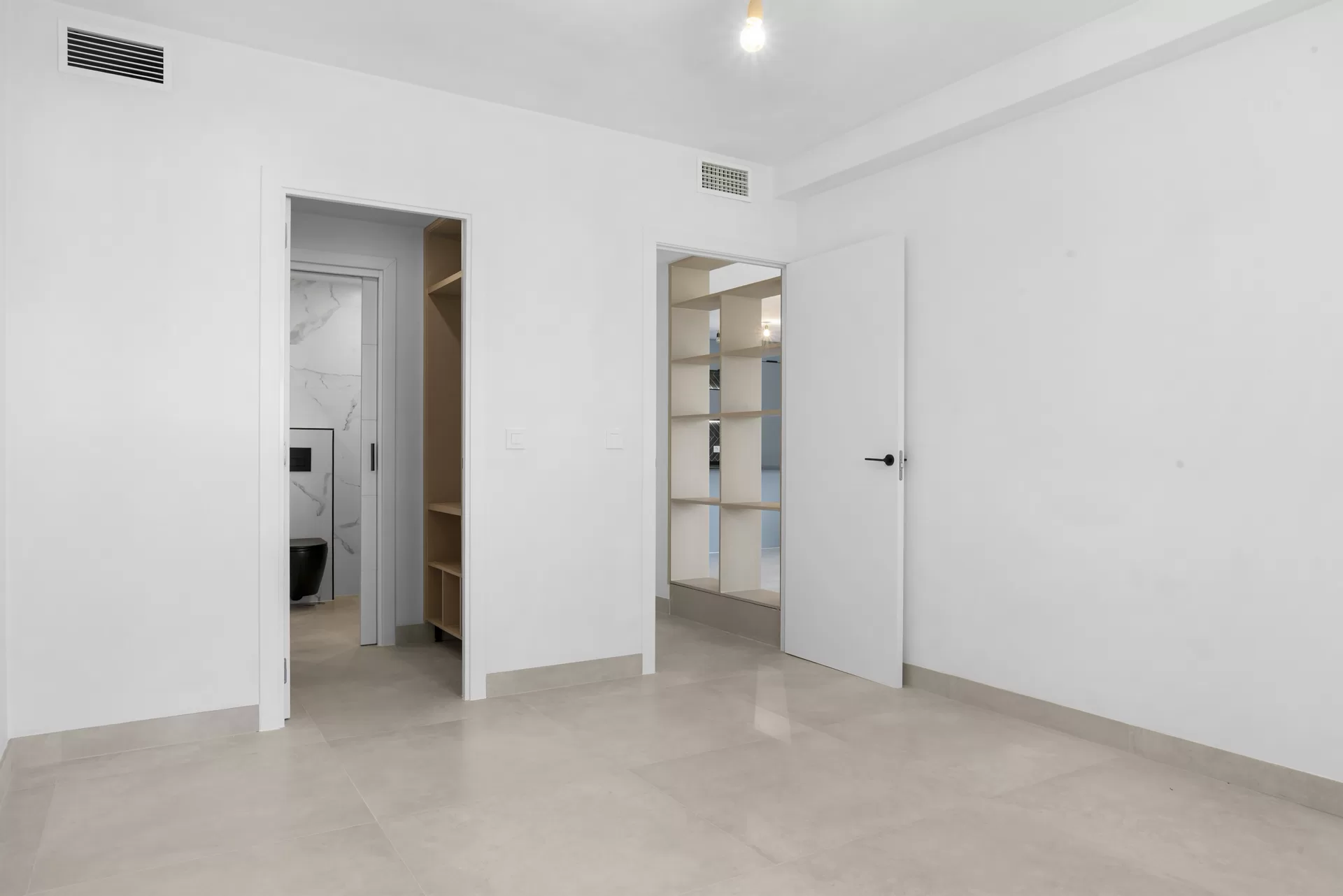 Refurbished 3-Bedroom Apartment with Sea Views, Walking Distance to Puerto Banús — photo 16