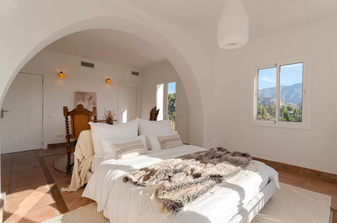 Private 6-Bedroom Villa with Panoramic Sea Views and Guest House in El Madroñal — photo 9