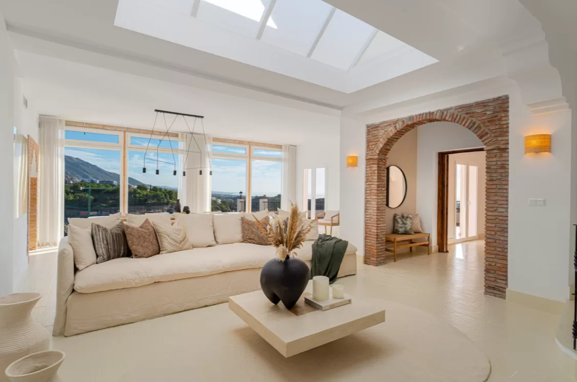 Private 6-Bedroom Villa with Panoramic Sea Views and Guest House in El Madroñal — photo 3