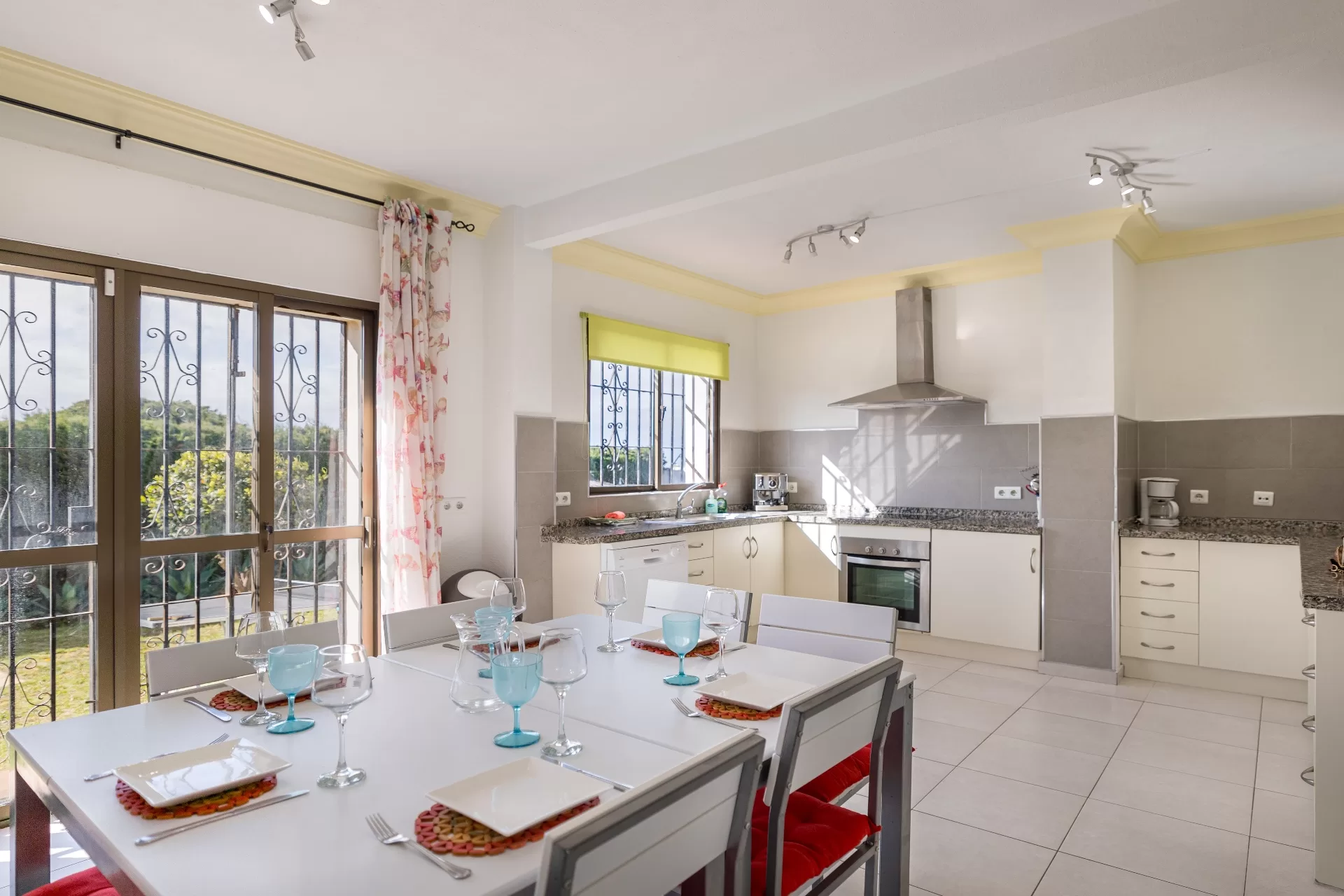Detached Villa in La Gaspara, Estepona with TOURIST LICENSE — photo 9