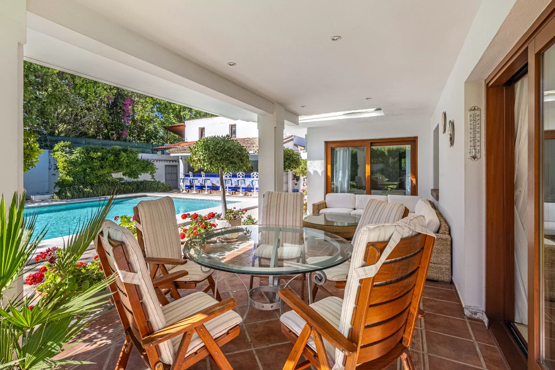Private Five-Bedroom Beachside Villa with Pool near Cancelada — photo 9