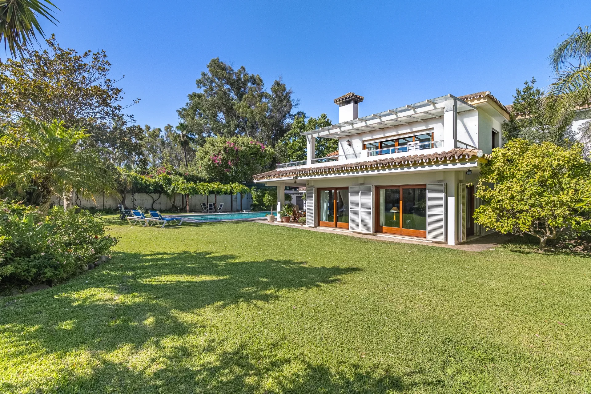 Private Five-Bedroom Beachside Villa with Pool near Cancelada — photo 16