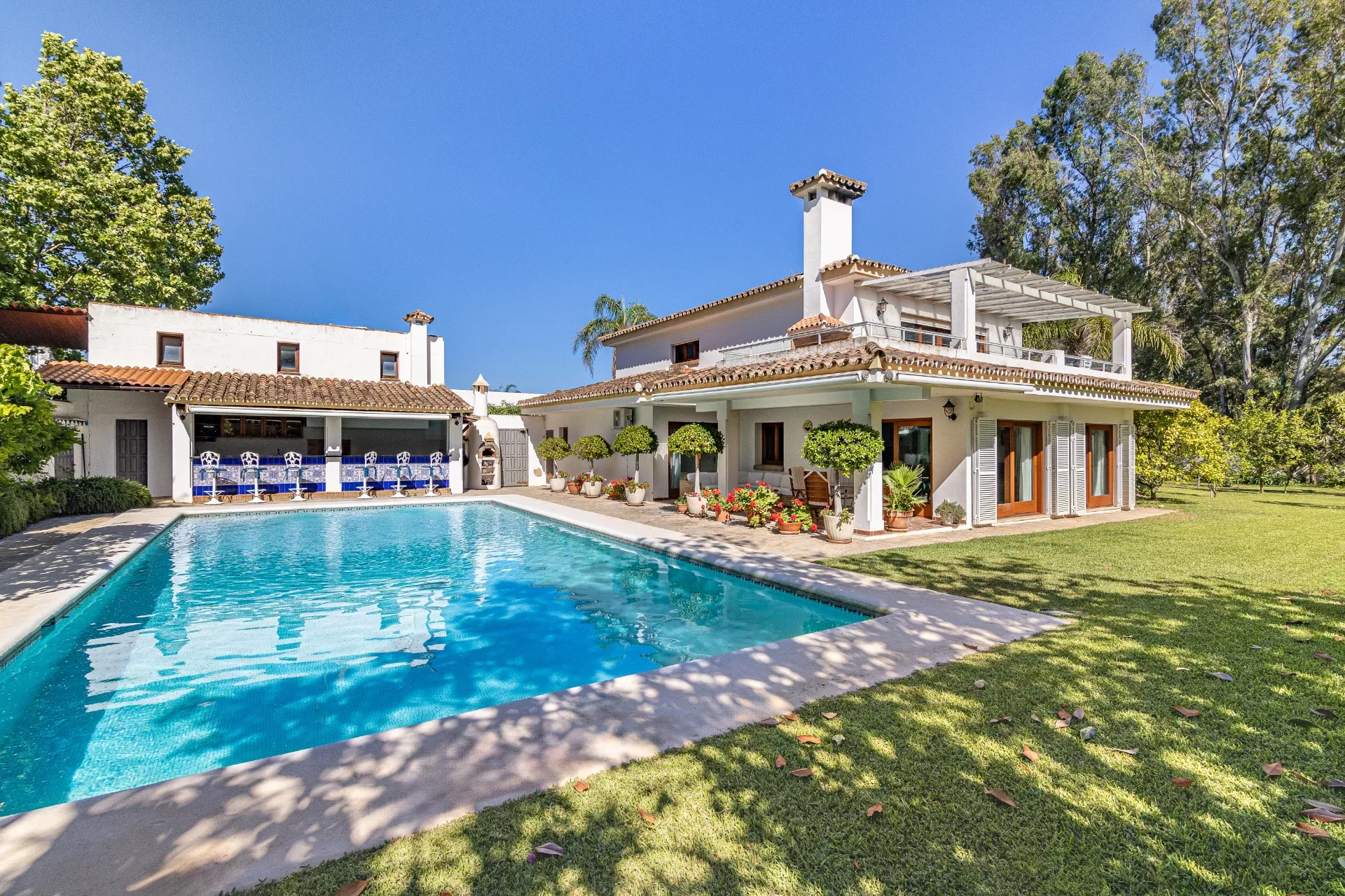 Private Five-Bedroom Beachside Villa with Pool near Cancelada